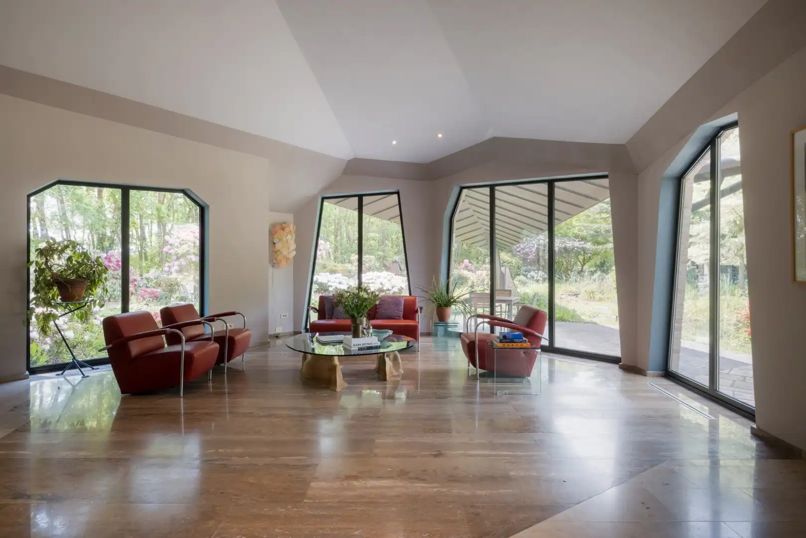 Een uitzonderlijke villa waar architectuur, natuur en kunst in perfecte harmonie samenkomen foto 3
