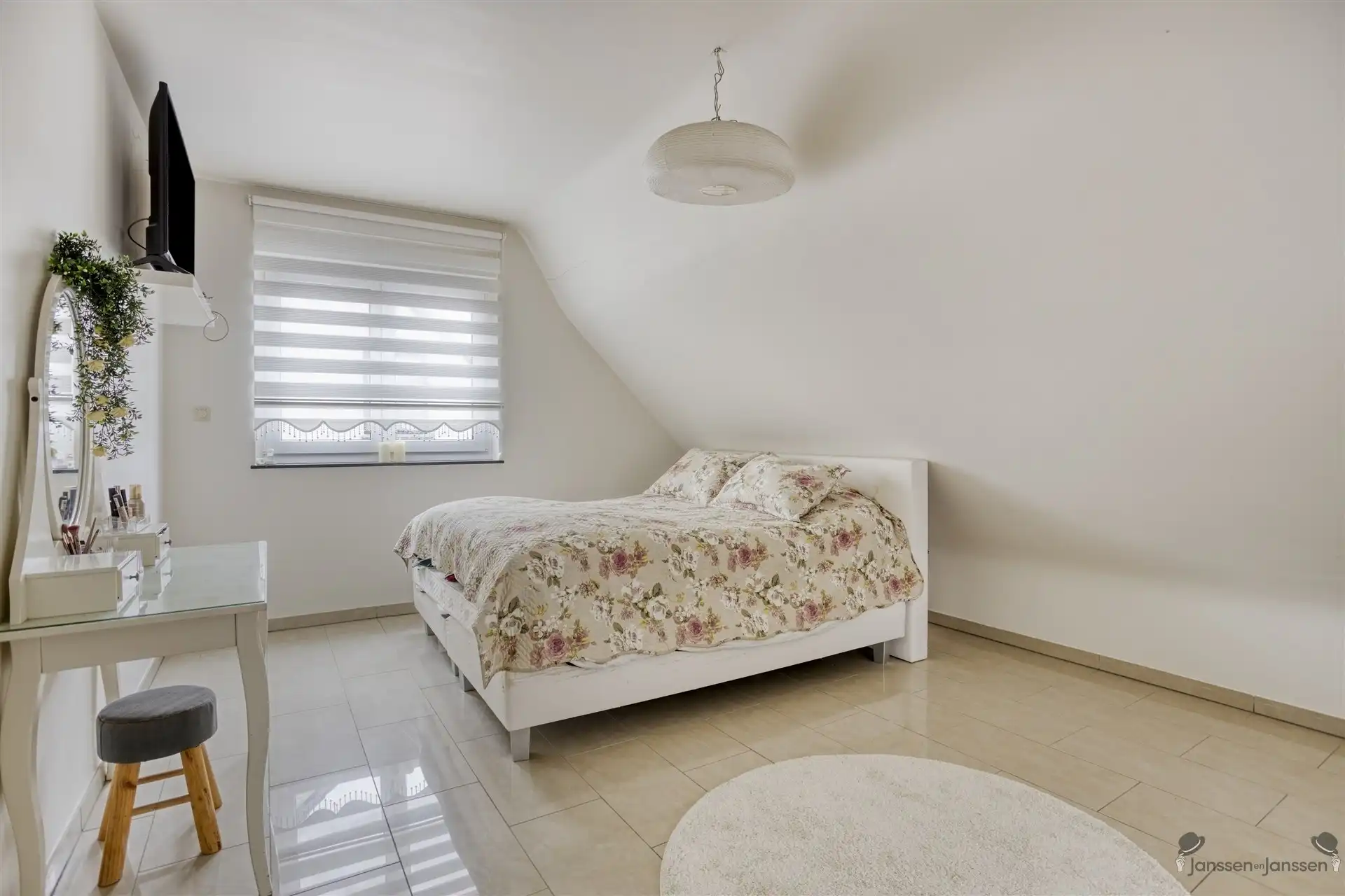 Uitzonderlijk triplex appartement van 251 m² met 5 (mogelijkheid tot 6) slaapkamers en groot terras te Leopoldsburg foto 8