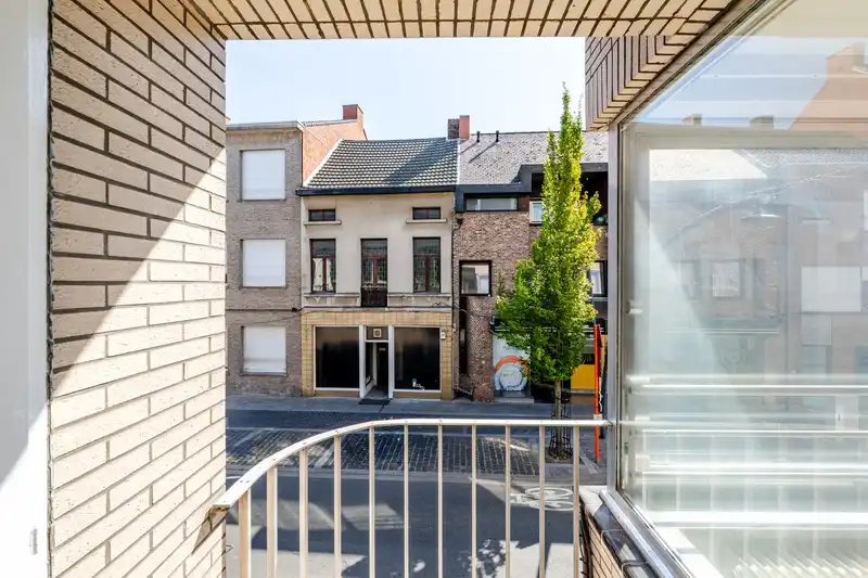Roeselare Centrum - Lichtrijk appartement met 2 slaapkamers en garage foto 11