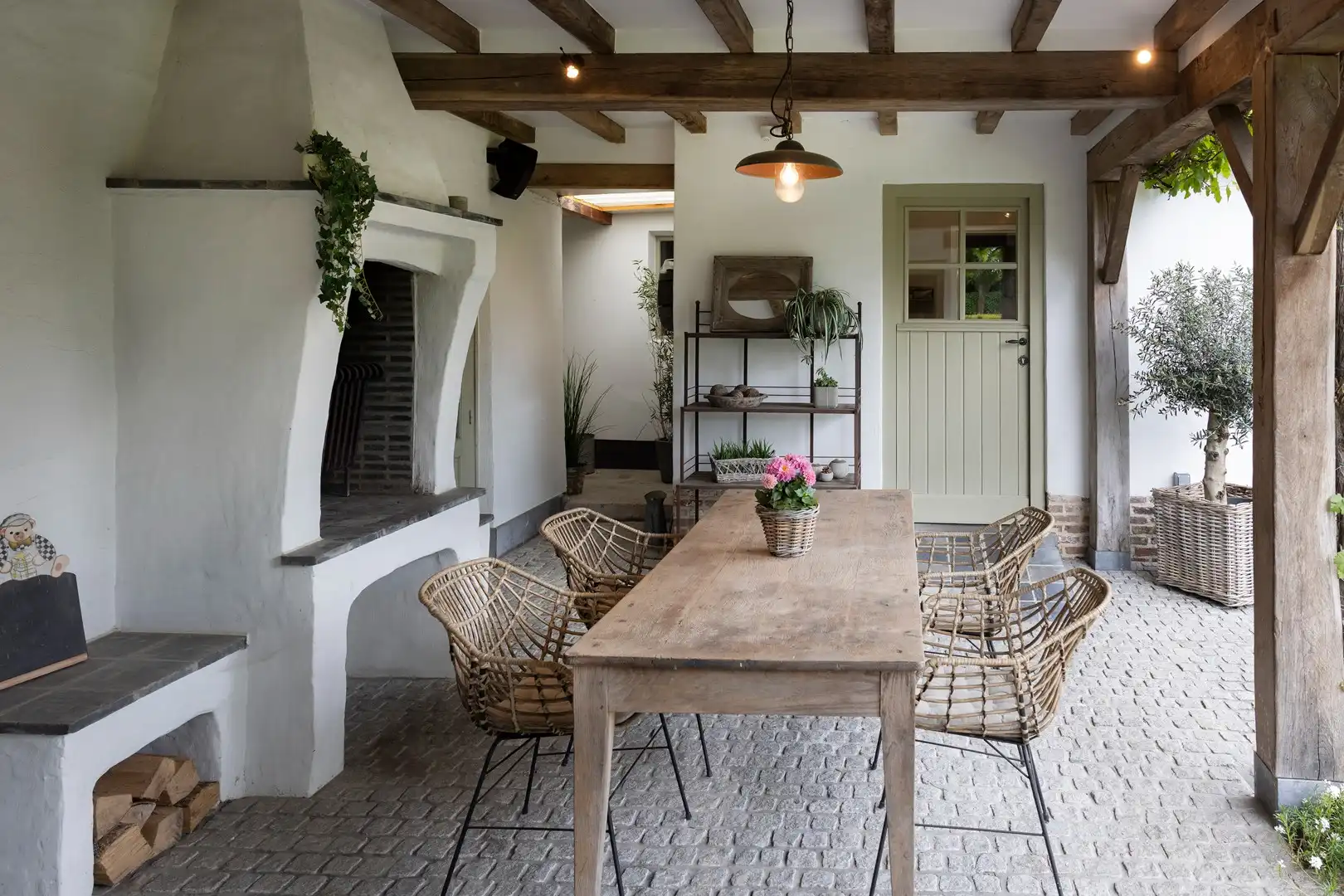 Zeer charmante woning met kwalitatieve, landelijke stijl. foto 10