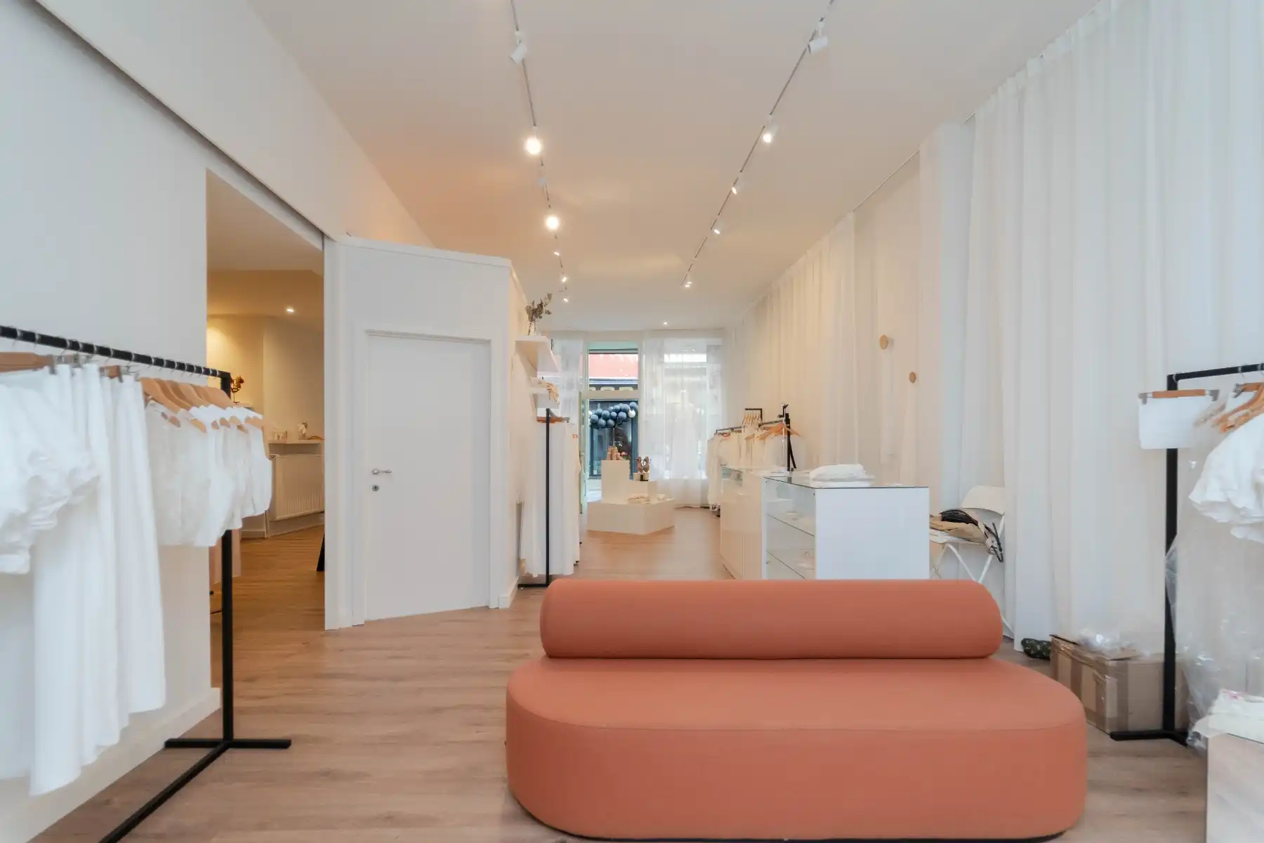 Charmante handelszaak (128 m²) op topligging palend aan de Vrijdagmarkt foto 14