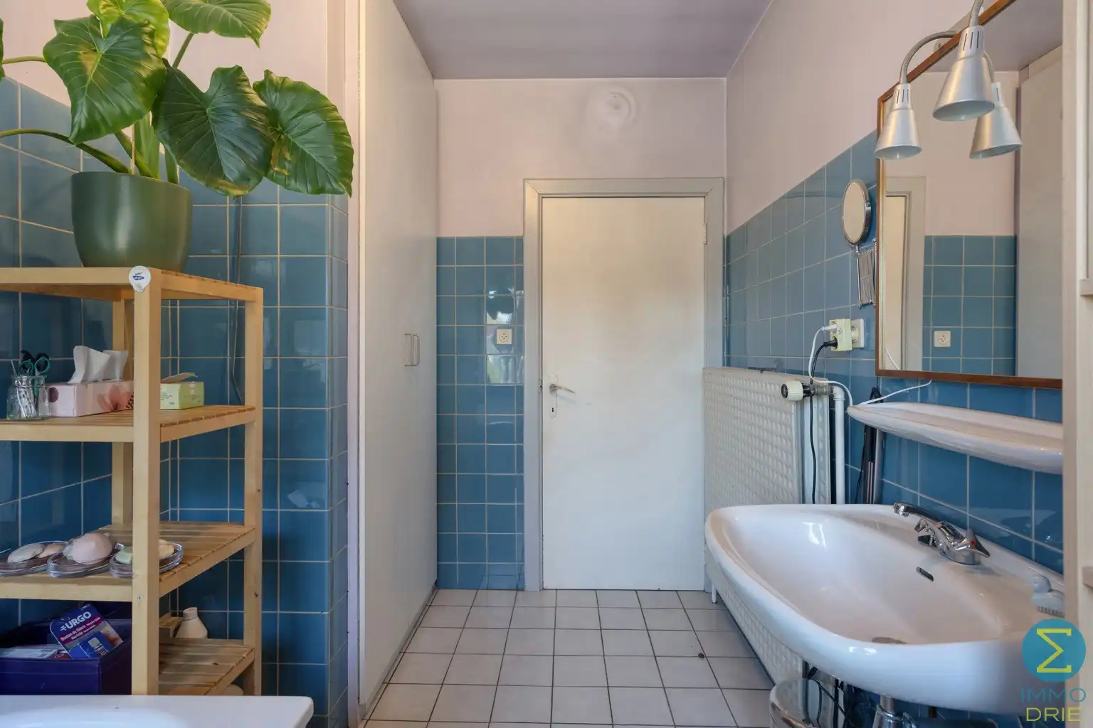 Woning met gelijkvloerse handelsruimte nabij het centrum foto 24