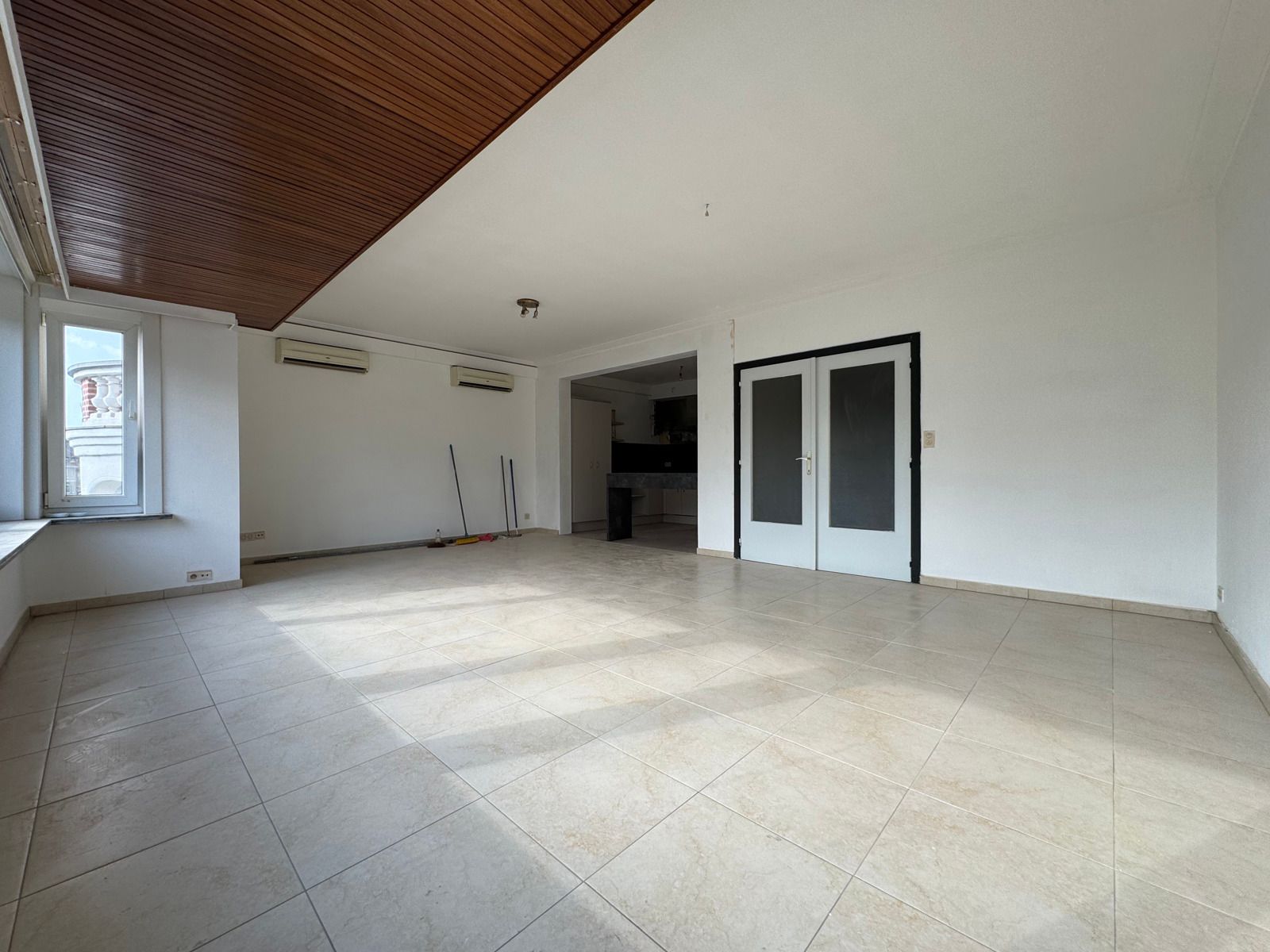 Te huur: ruim appartement aan de rand van centrum Aalst foto 8