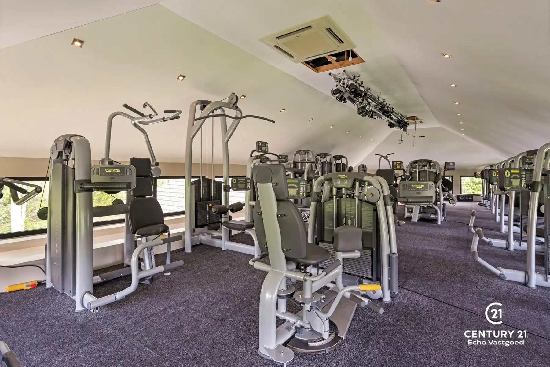 Villa met binnenzwembad en COMPLETE wellness op ca 2590m² foto 25