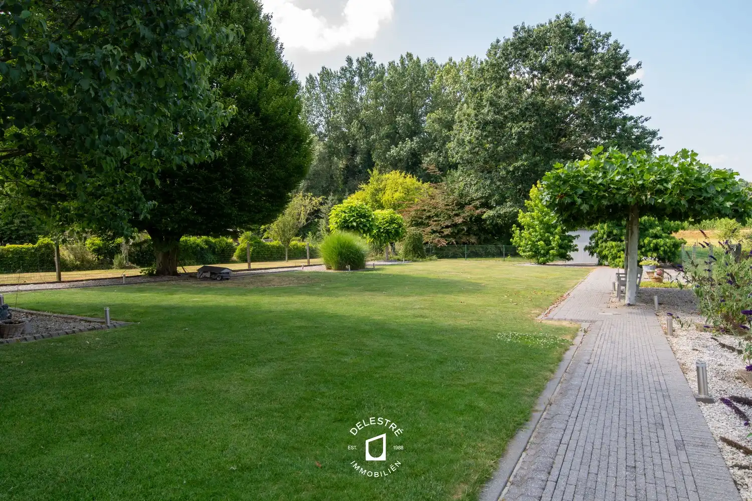 Unieke eigendom met villa, zalige tuin, werkplaats en talrijke mogelijkheden in Okegem foto 7