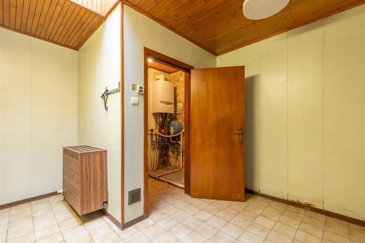 Op te frissen rijwoning in het centrum foto 9