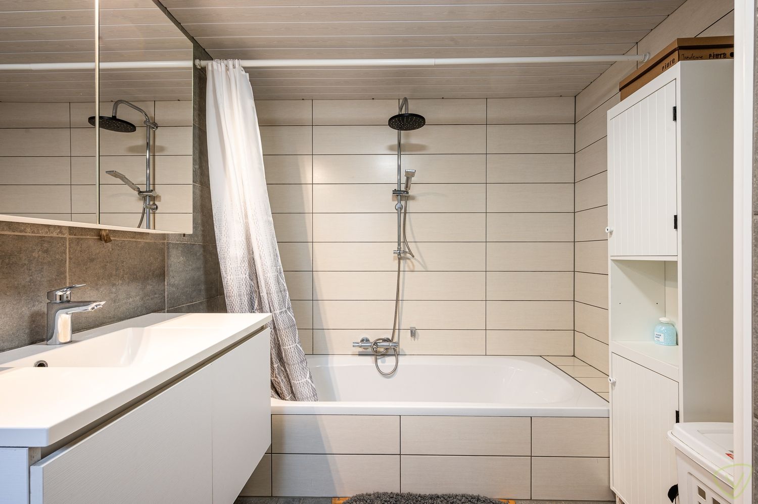 Volledig instapklare woning met ruime tuin in Adegem foto 11