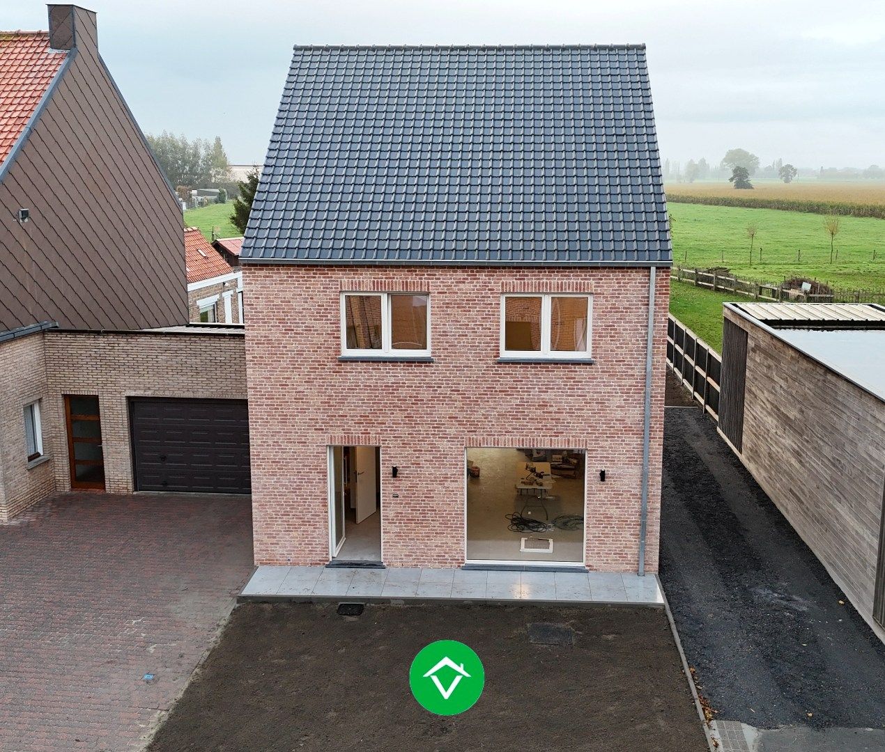 Stijlvolle halfopen nieuwbouwwoning in het landelijke Koekelare foto 5