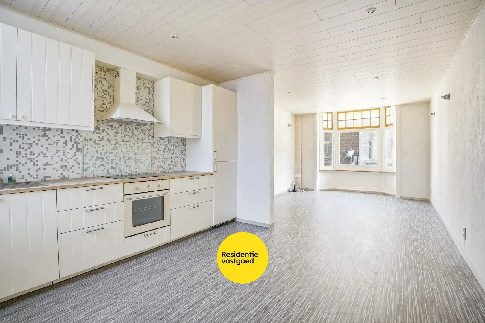 Goed gelegen gebouw op 117m² te De Panne bestaande uit een handelsruimte en woonst.  foto 8