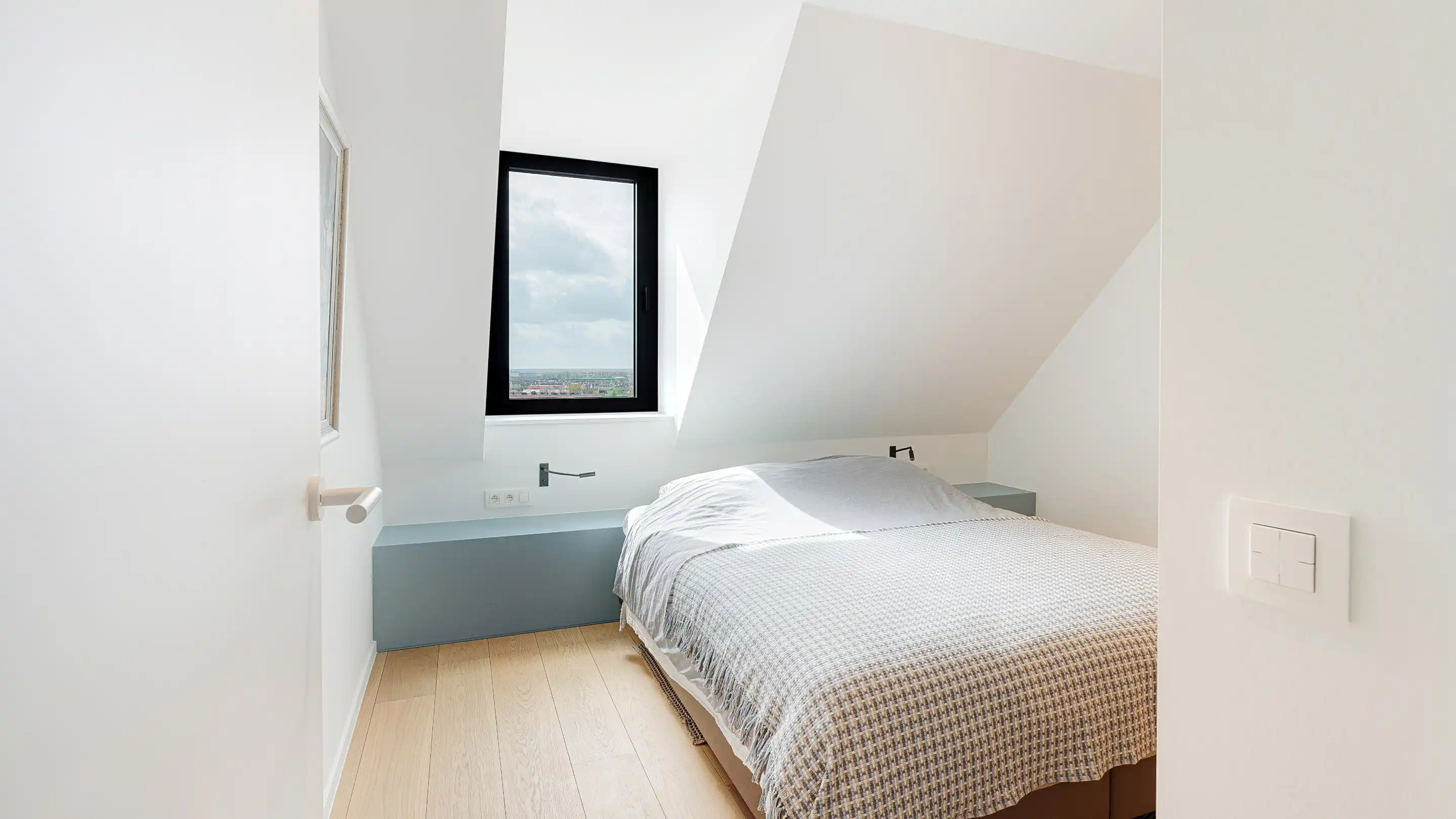 Exclusief en perfect afgewerkt appartement met unieke doorzichten op zee en het Knokse hinterland foto 23