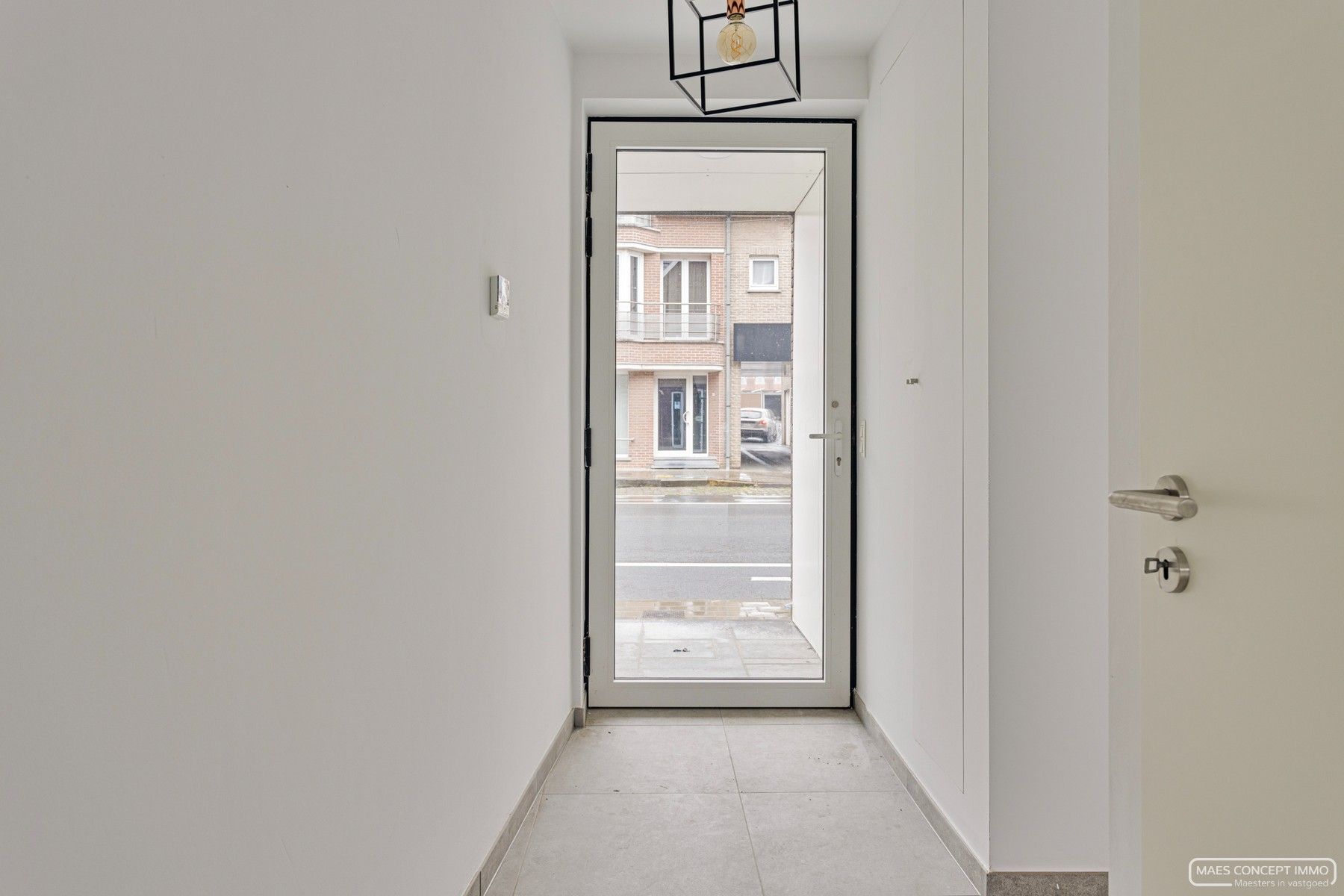 Nieuwbouwwoning te koop in centrum Outrijve foto 2