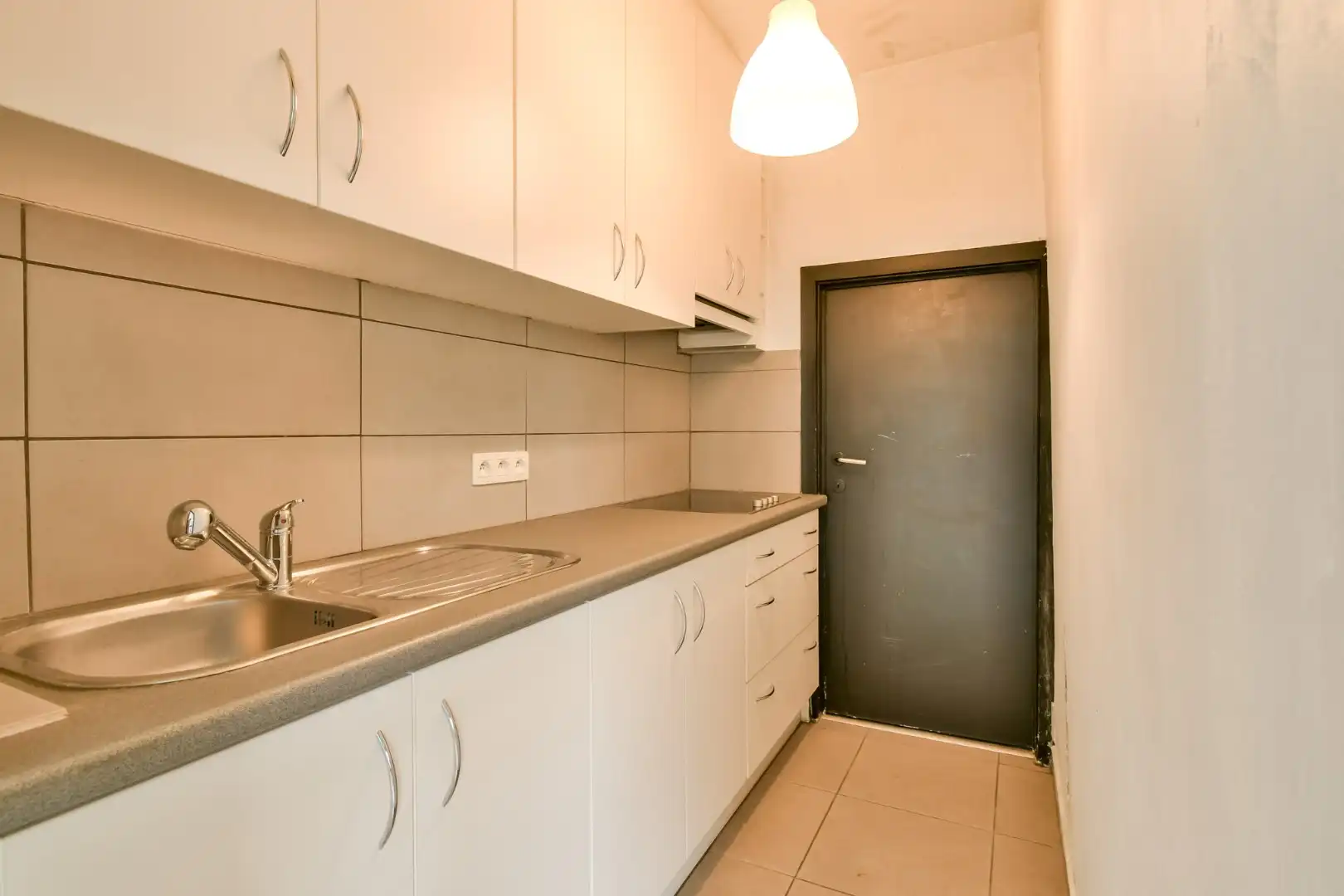 Knusse woning nabij het centrum van Torhout! foto 4