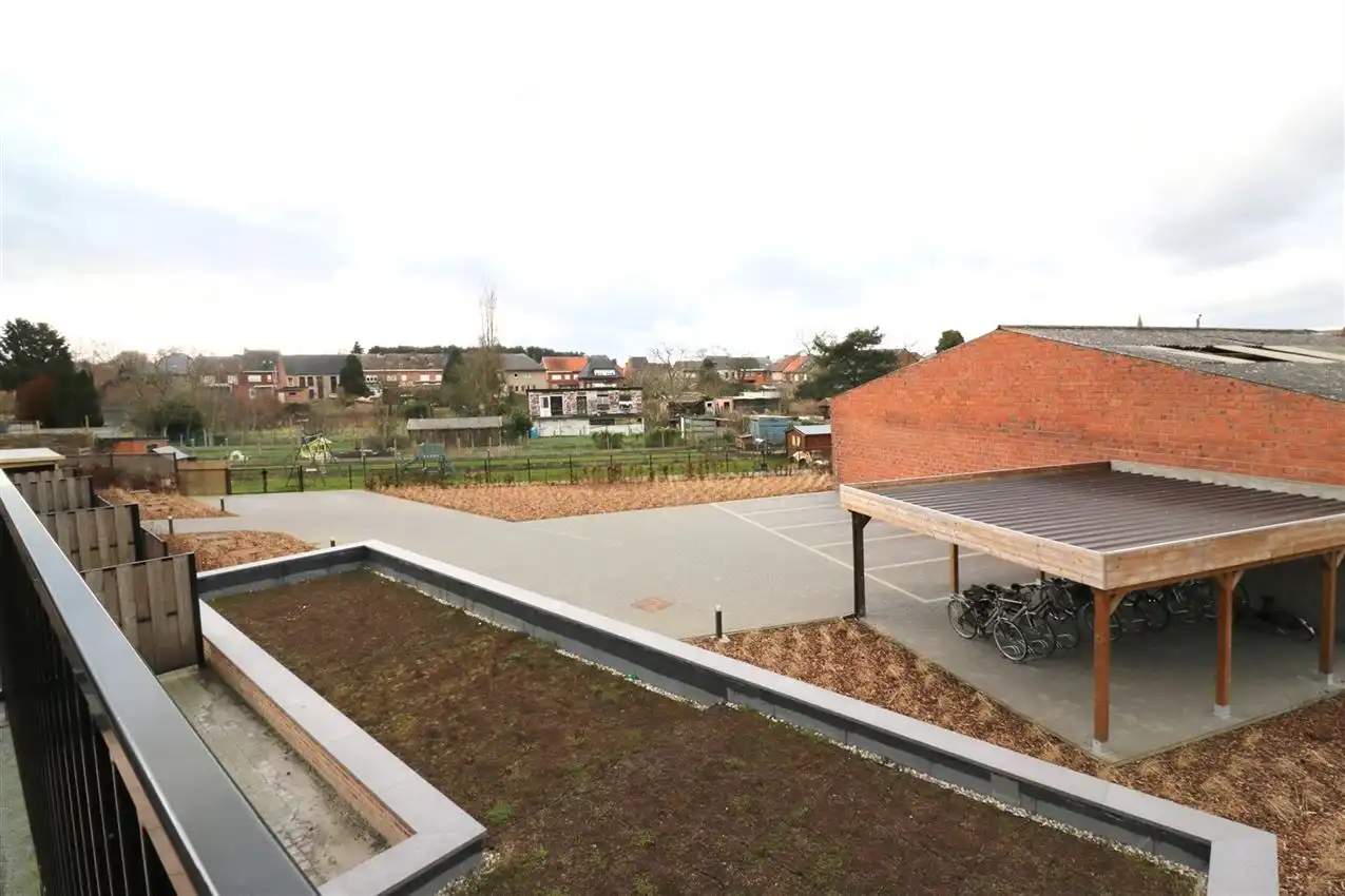 Leuk app.in landelijke stijl met 2 slpk., autostaanplaats en terras foto 7