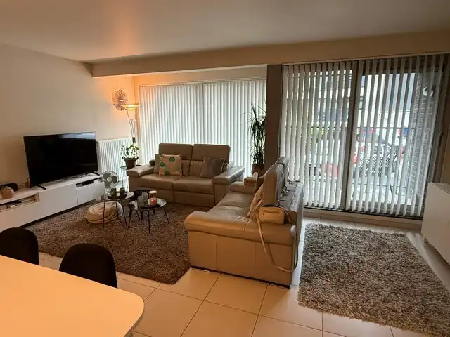 Ruim en toegankelijk 2-slaapkamerappartement met terras in Waregem foto 6