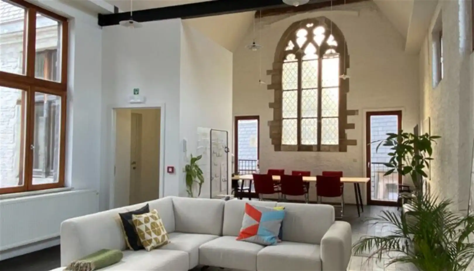 Unieke kantoren te huur in voormalig klooster foto 12