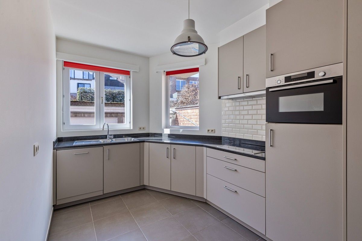 Residentieel en lichtrijk appartement met garagebox en zicht op de Leie – Toplocatie nabij Sint-Pietersstation foto 15
