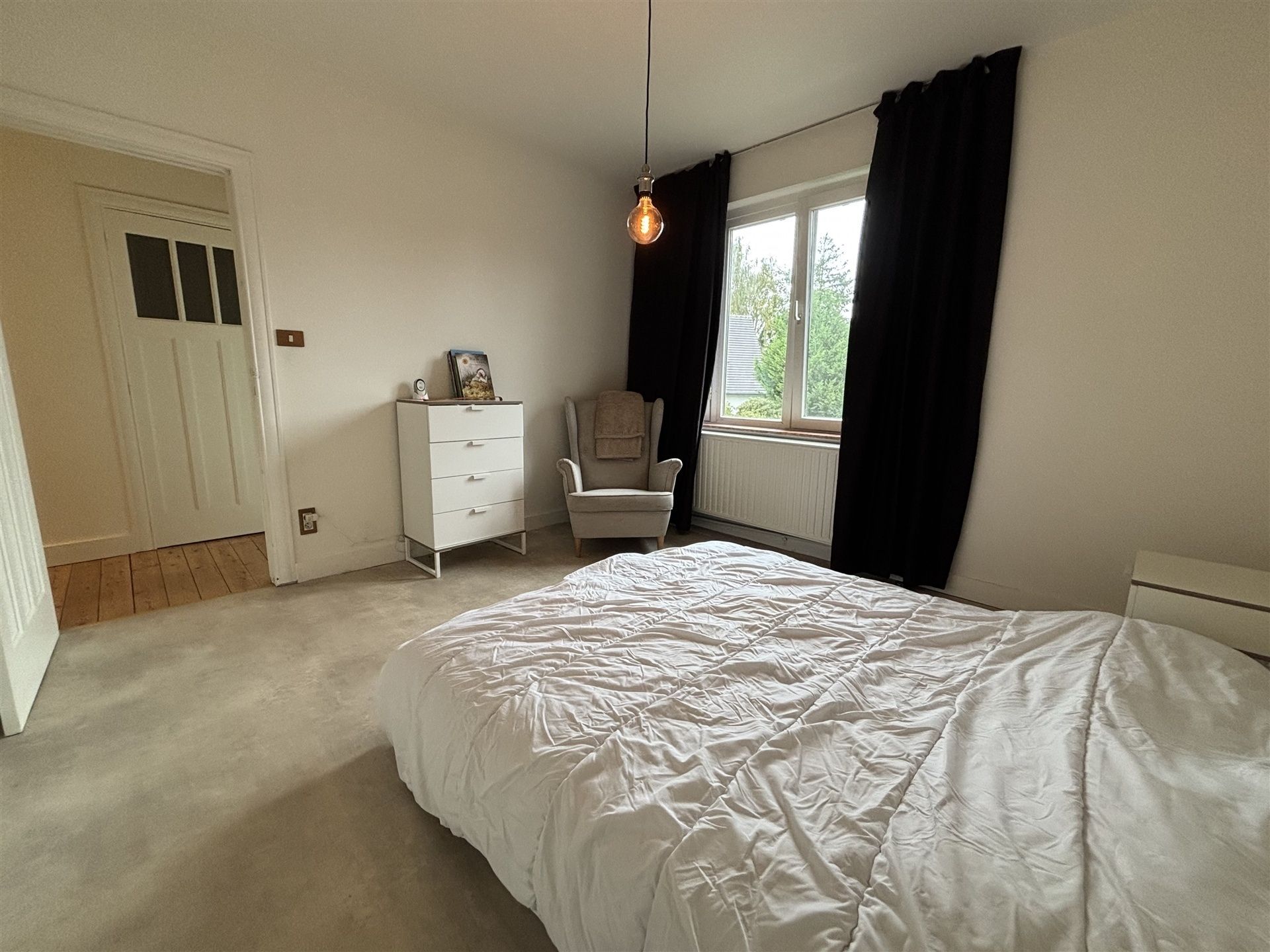 Prachtige, gerenoveerde woning met 4 slaapkamers foto 25