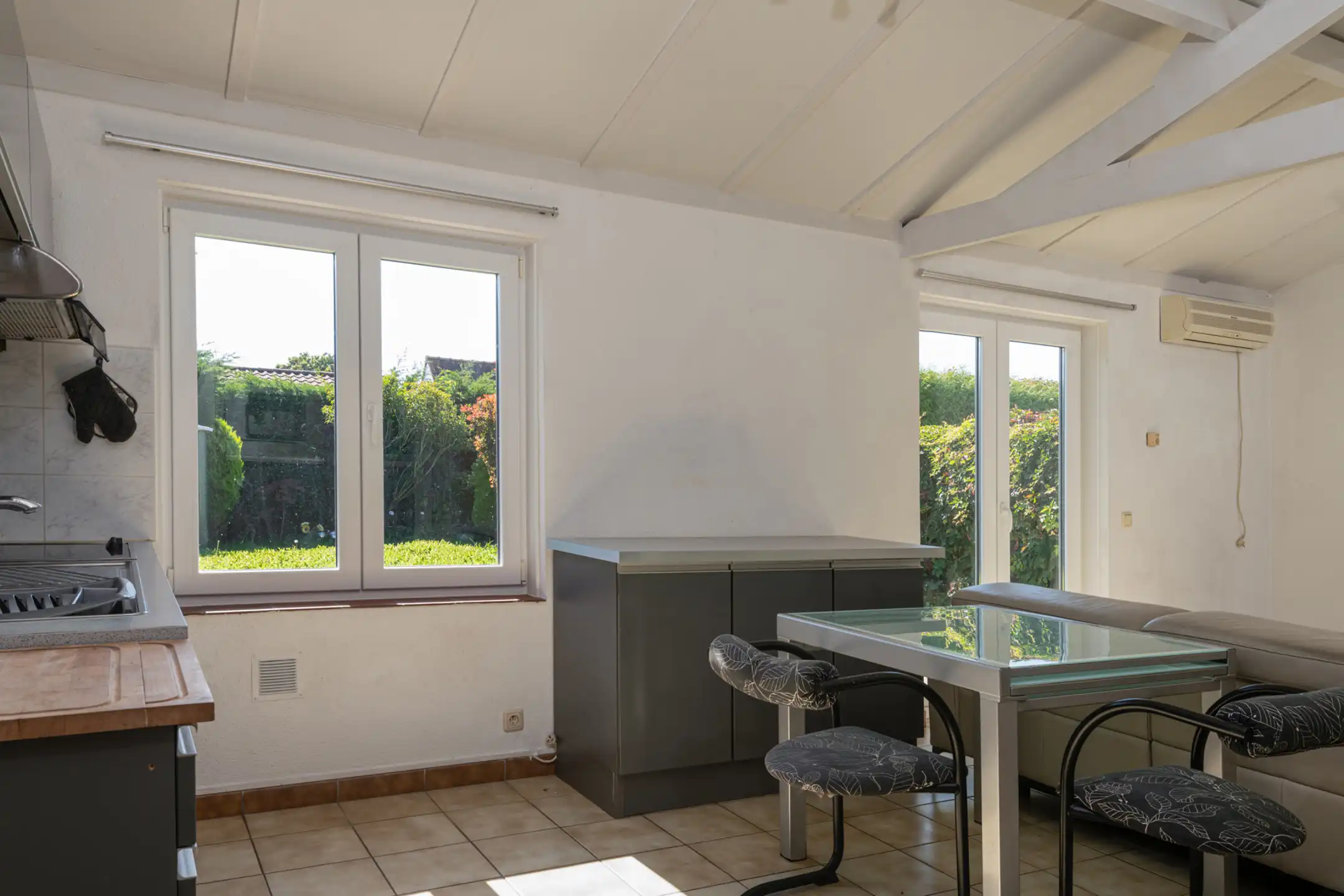 Charmant duinenhuisje aan natuurreservaat – 2 slaapkamers, tuin & parking. foto 7