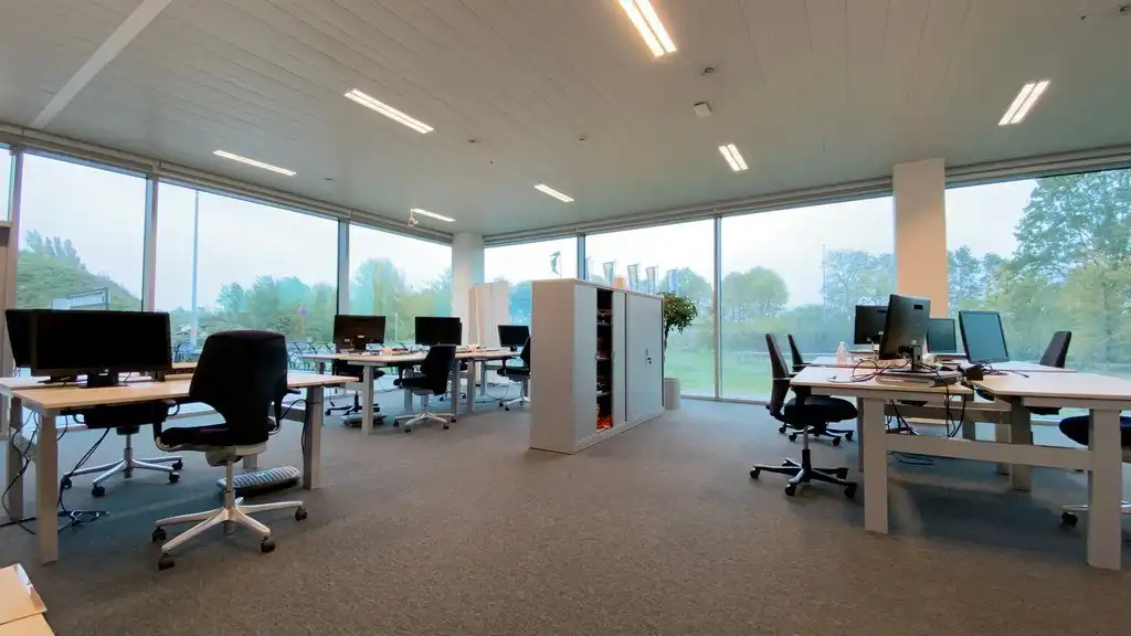 Instapklaar kantoorgelijkvloers te huur in Blue Towers in Gent foto 11