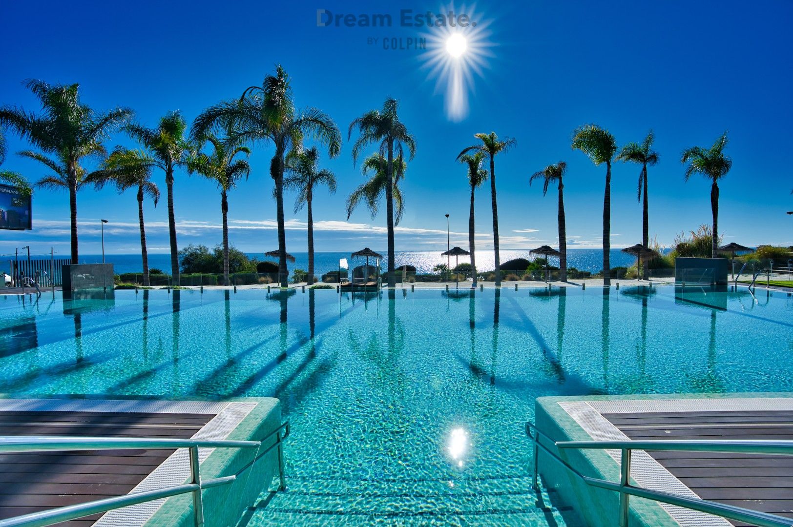 Nieuwe appartementen op een steenworp van strand en zee. foto {{pictureIndex}}