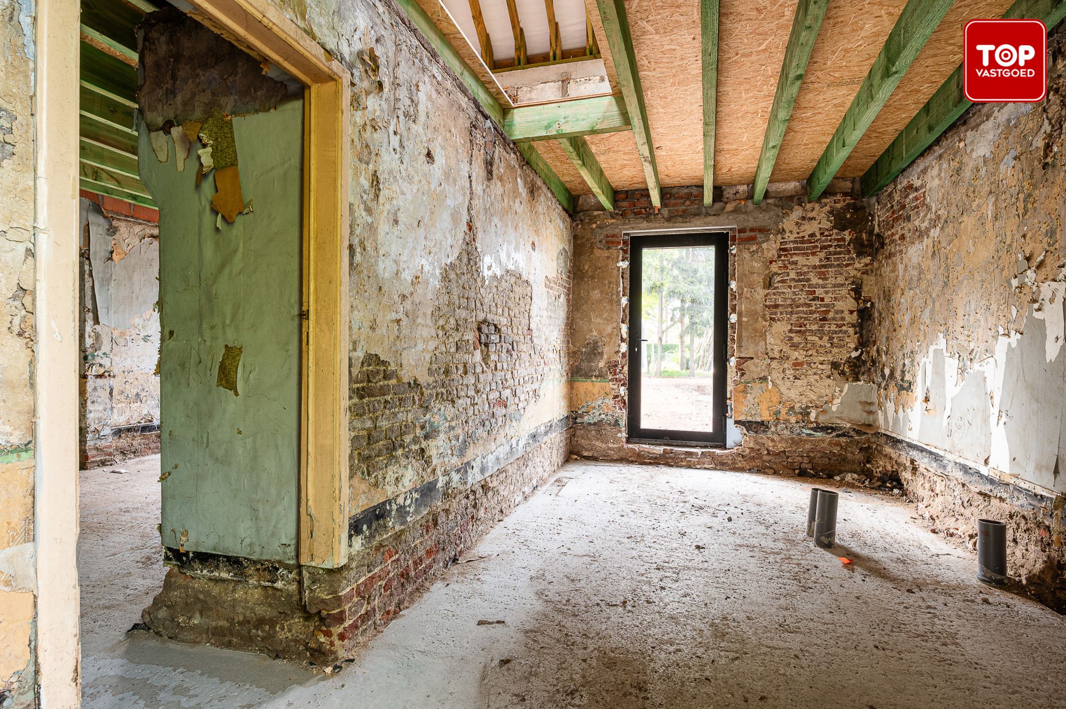 Halfopen bebouwing op een rustige locatie foto 8