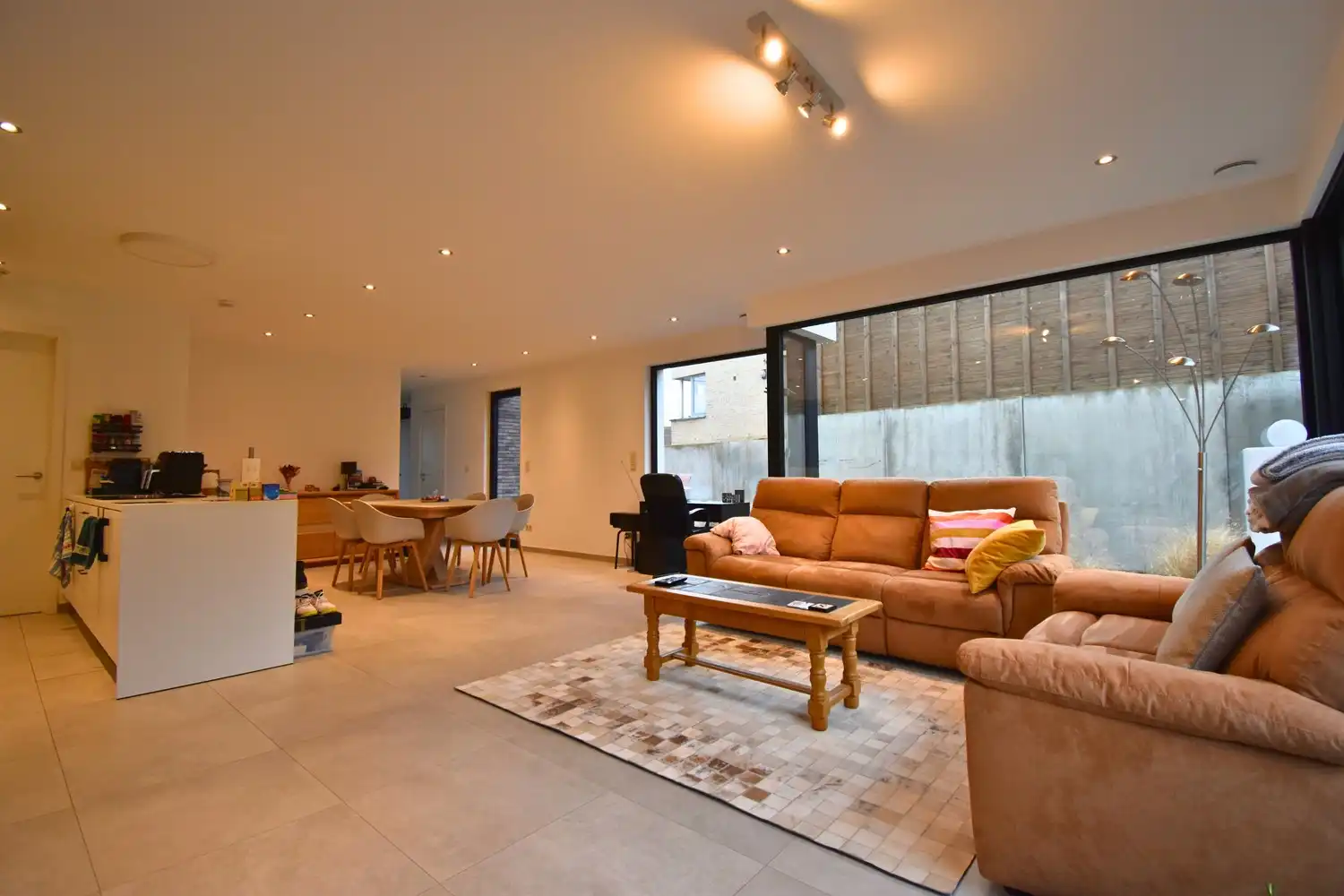 Moderne woning met 3 kamers foto 6