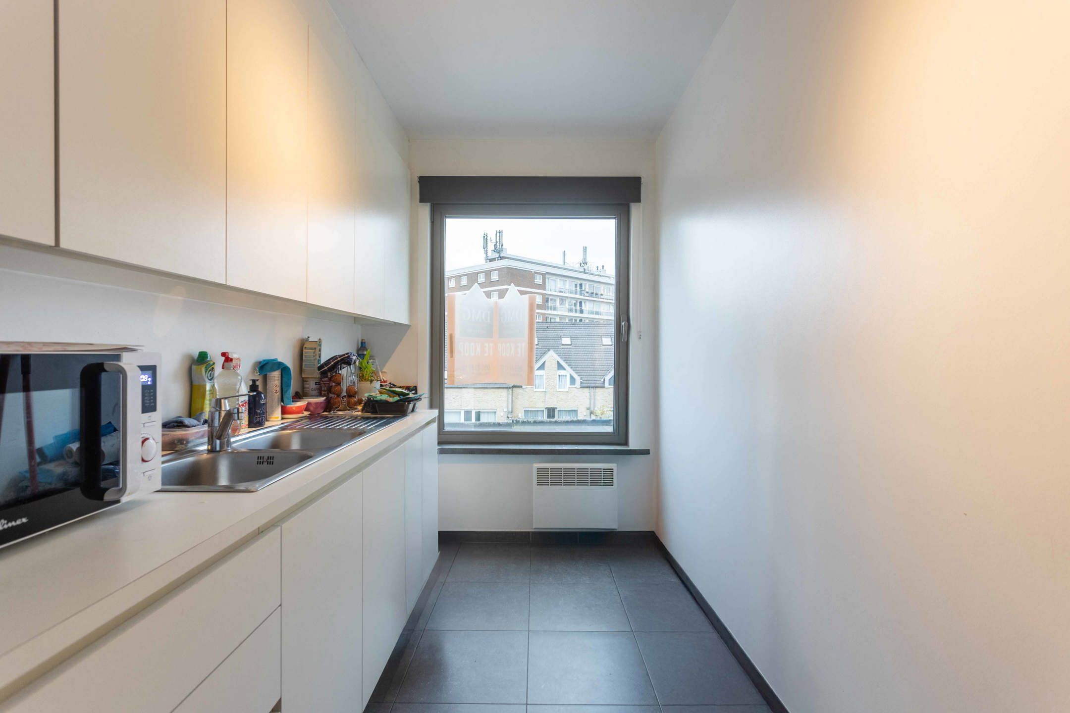 Ruim en lichtrijk appartement met garagebox te Eine foto 8