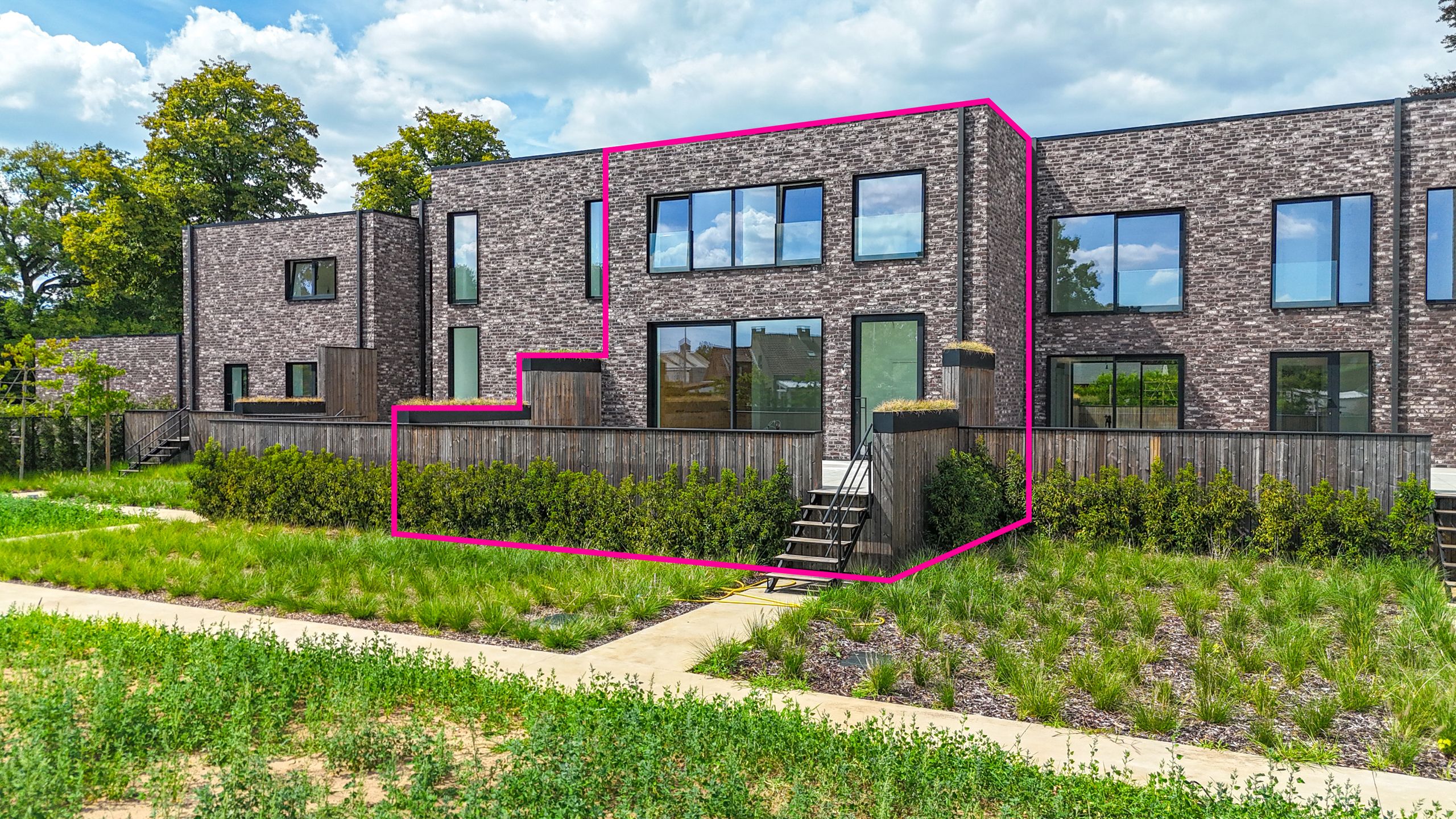 Unieke woning met 3 slpks en zitkuil in prachtig woonproject foto {{pictureIndex}}