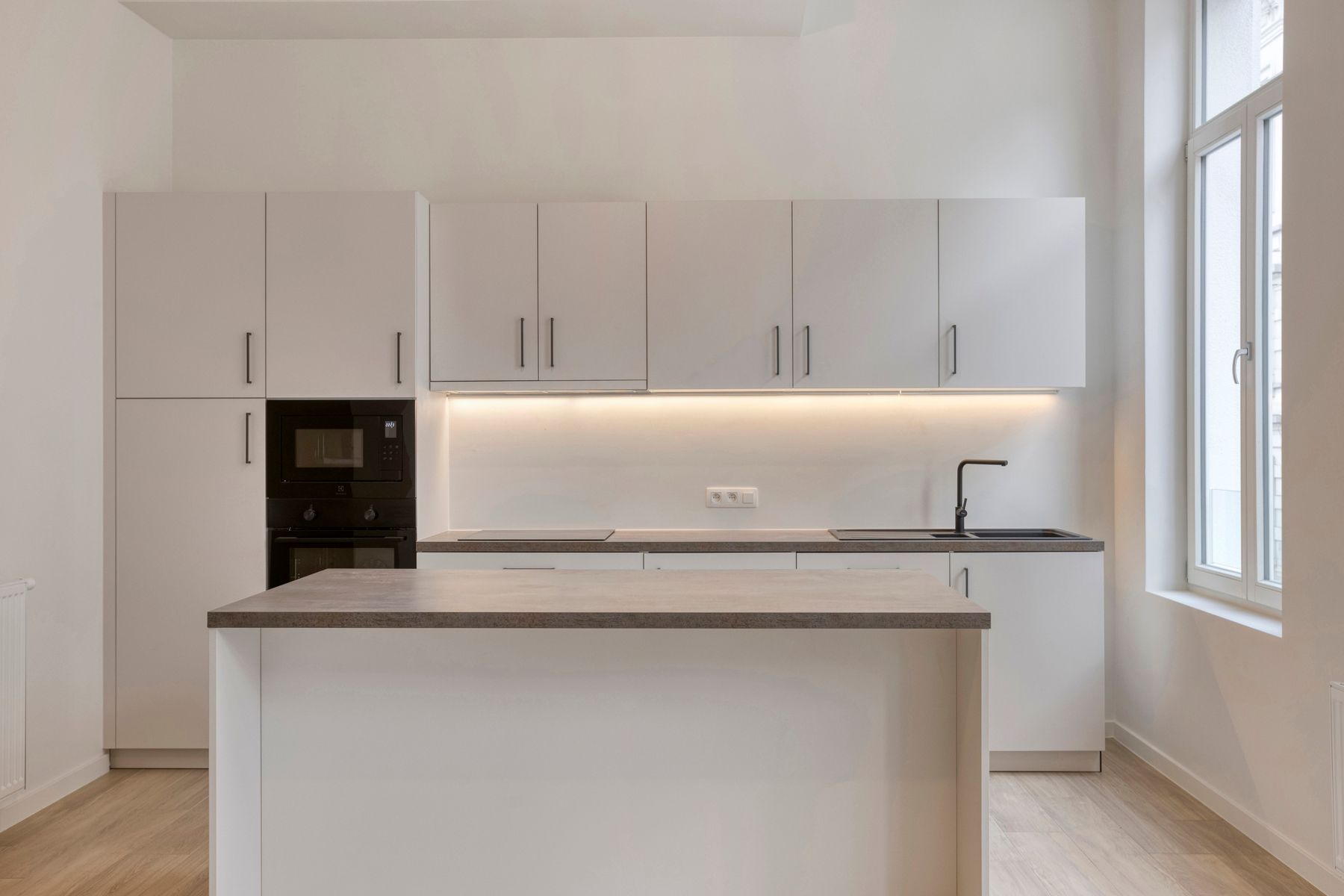Stijlvol gerenoveerd appartement nabij Louizalaan - EPC C foto 7