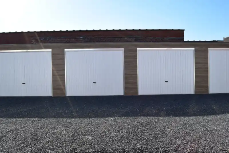 Garageboxen  TE HUUR  : Damberdstraat 37 8800 Roeselare foto 3