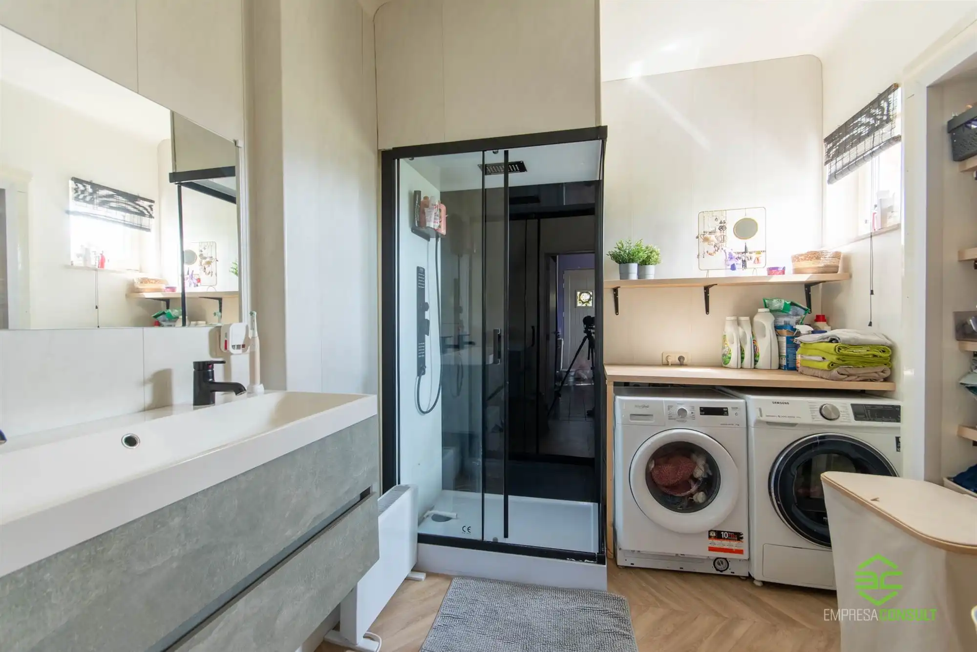 Instapklare woning met 4slpk op 30a 65ca! foto 7