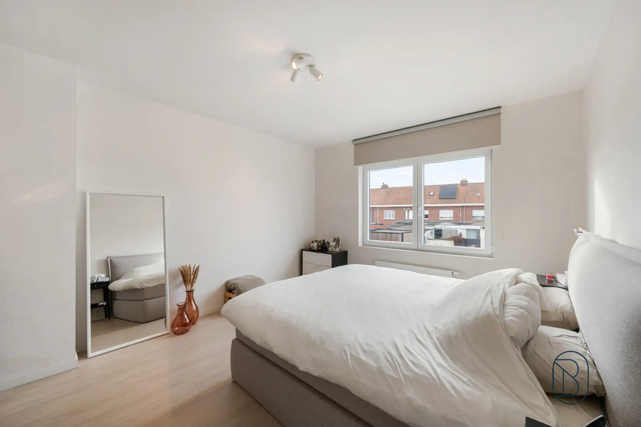 Volledig vernieuwde woning met 3 slk, garage en oprit foto 12