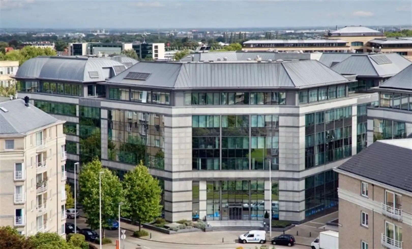 WEB: kantoren te huur vanaf +/-398 m² (opsplitsbaar) foto {{pictureIndex}}