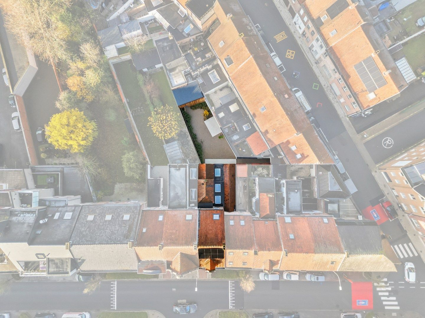 Grote woning, voorzien van vier kamers, twee badkamers, een uitweg,... foto 28