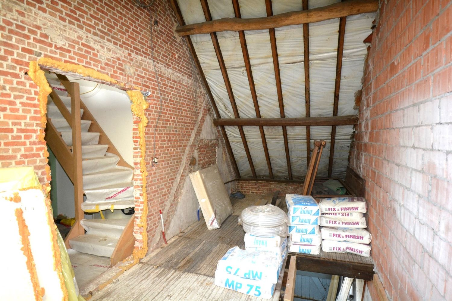 CHARMANTE WONING MET 3 SLK EN TUIN TE CENTRUM RANST! foto 13