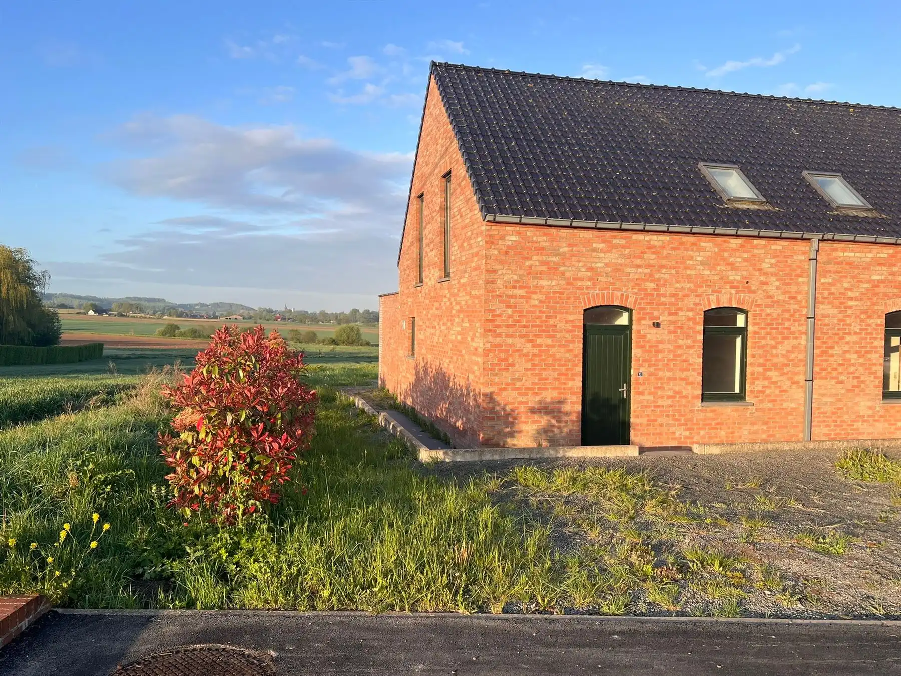 Landelijk gelegen comfortabele halfopen woning foto {{pictureIndex}}