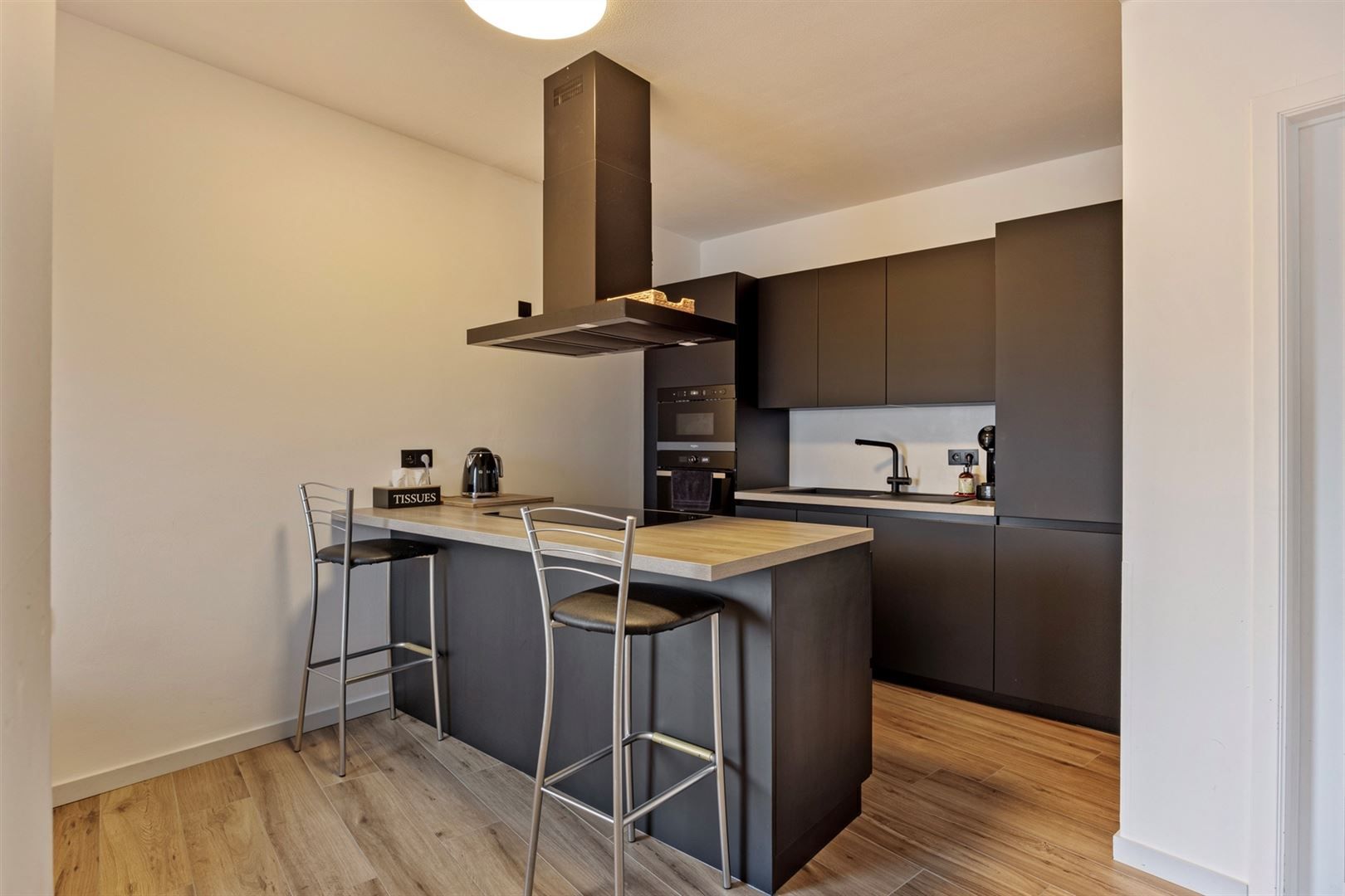 TE HUUR: Ruim gerenoveerd appartement met 3 slaapkamers te Heusden! foto 6