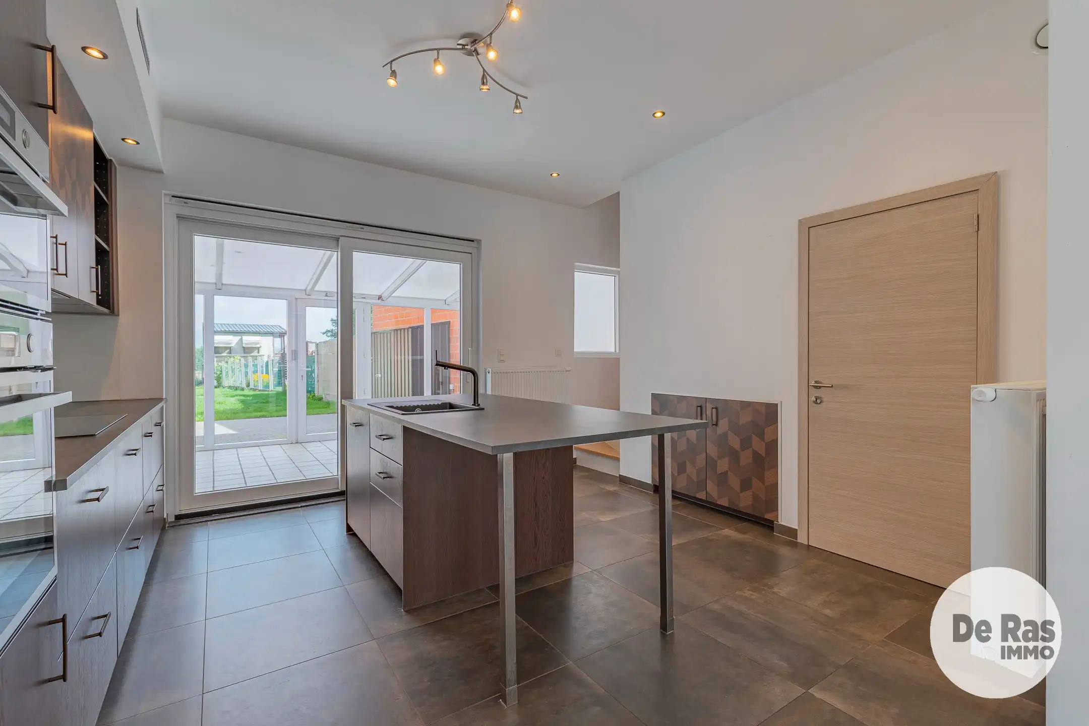 AALST - Totaal gerenoveerde woning in een doodlopende straat foto 9