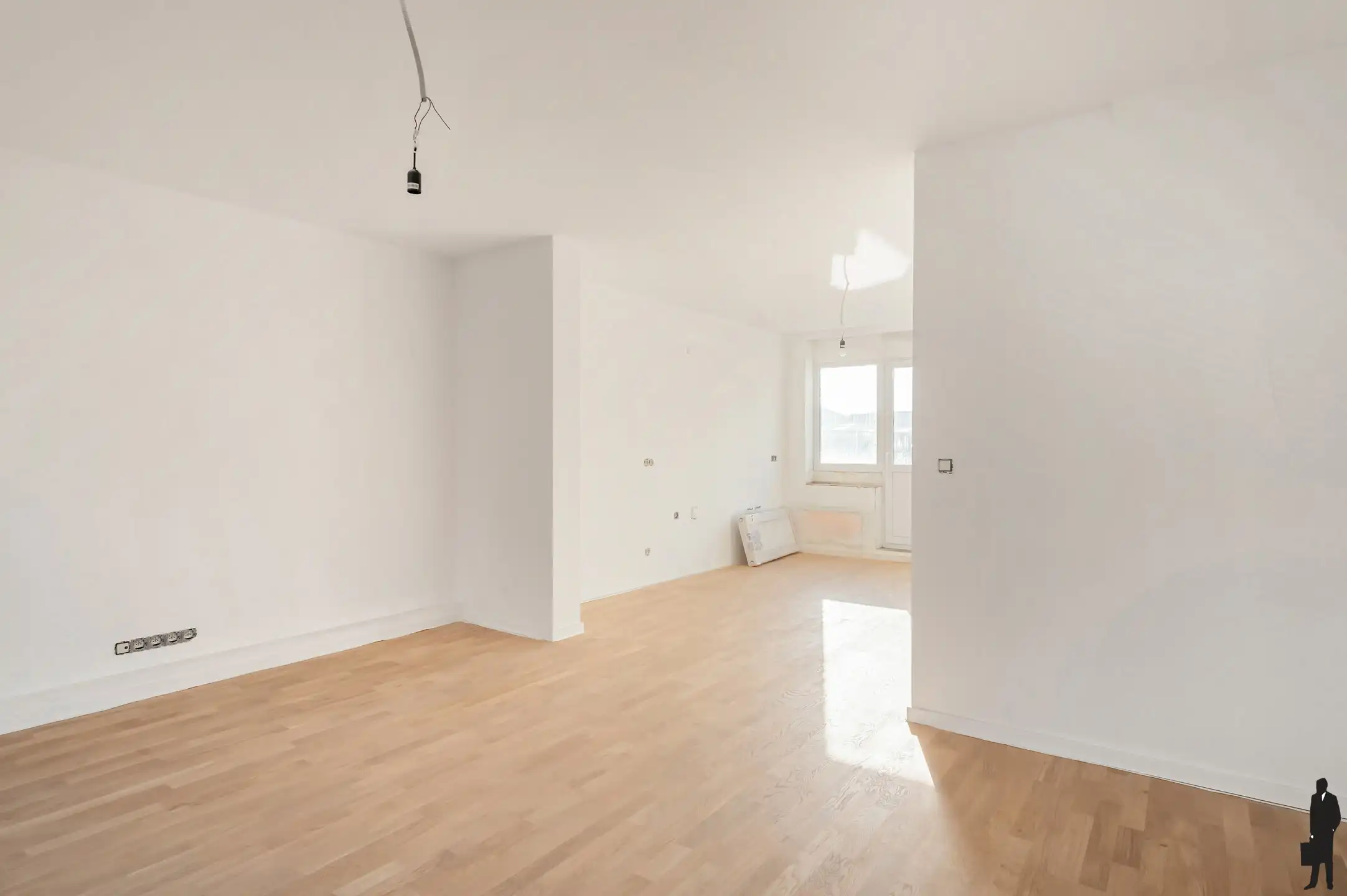 Handelsgelijkvloers met gerenoveerde triplex in het centrum! foto 12