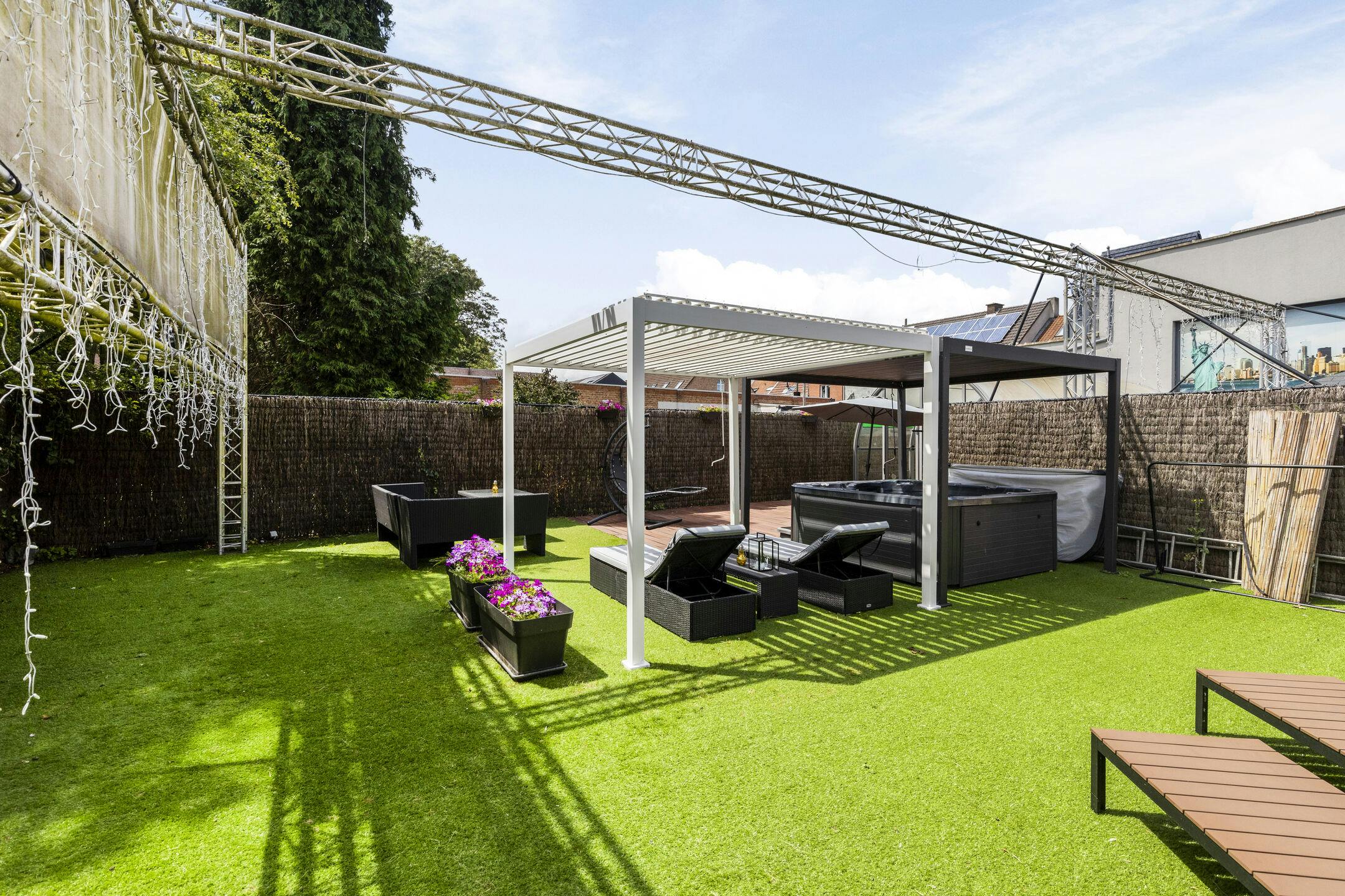Over te nemen wellnesscentrum met 3 slaapkamer appartement foto 21