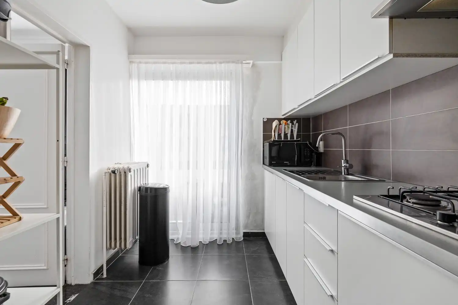 Instapklaar appartement op de 1ste verdieping met 2 slaapkamers en berging te Mortsel! foto 9