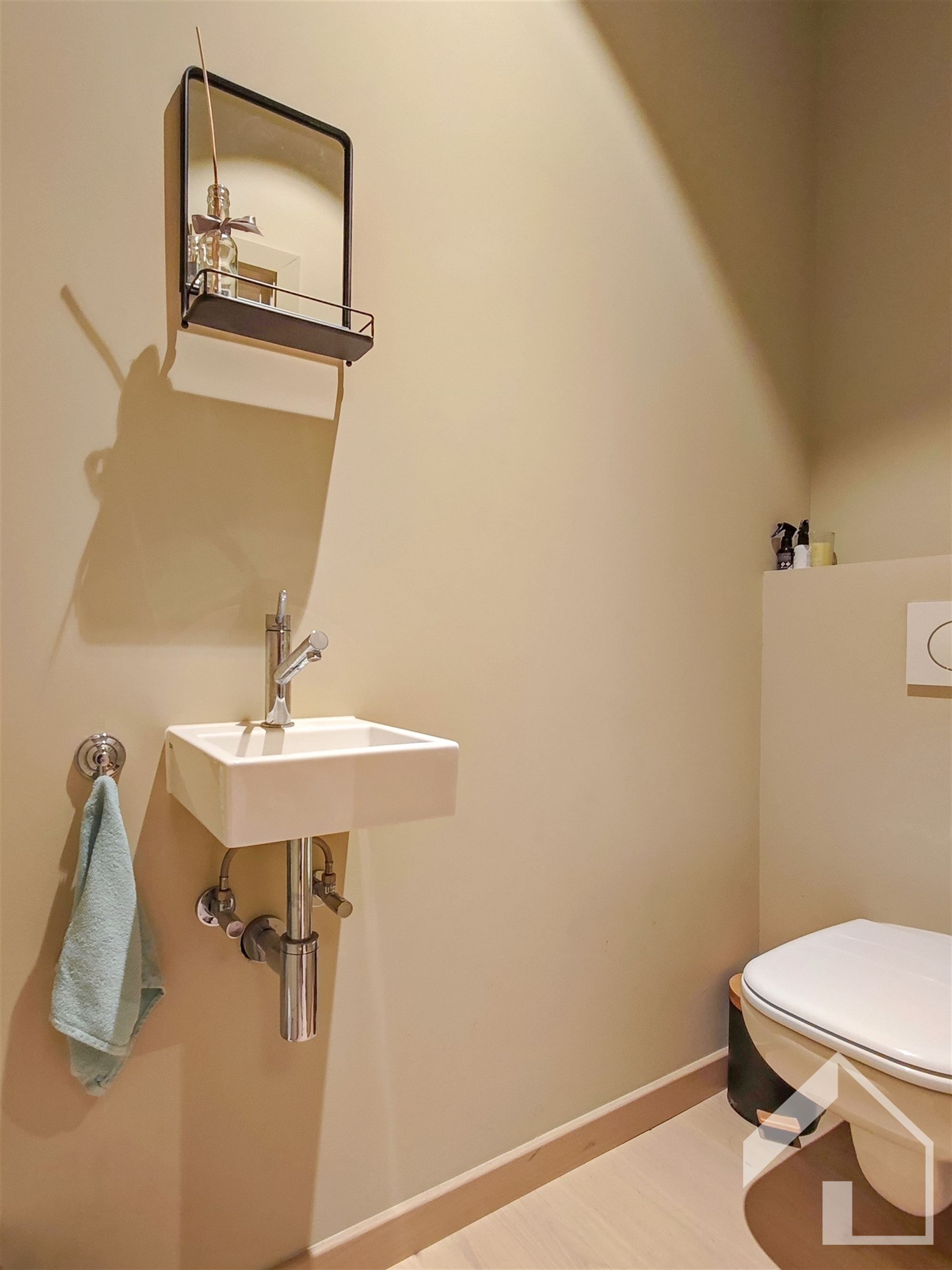 Instapklare woning met handelspand! foto 7