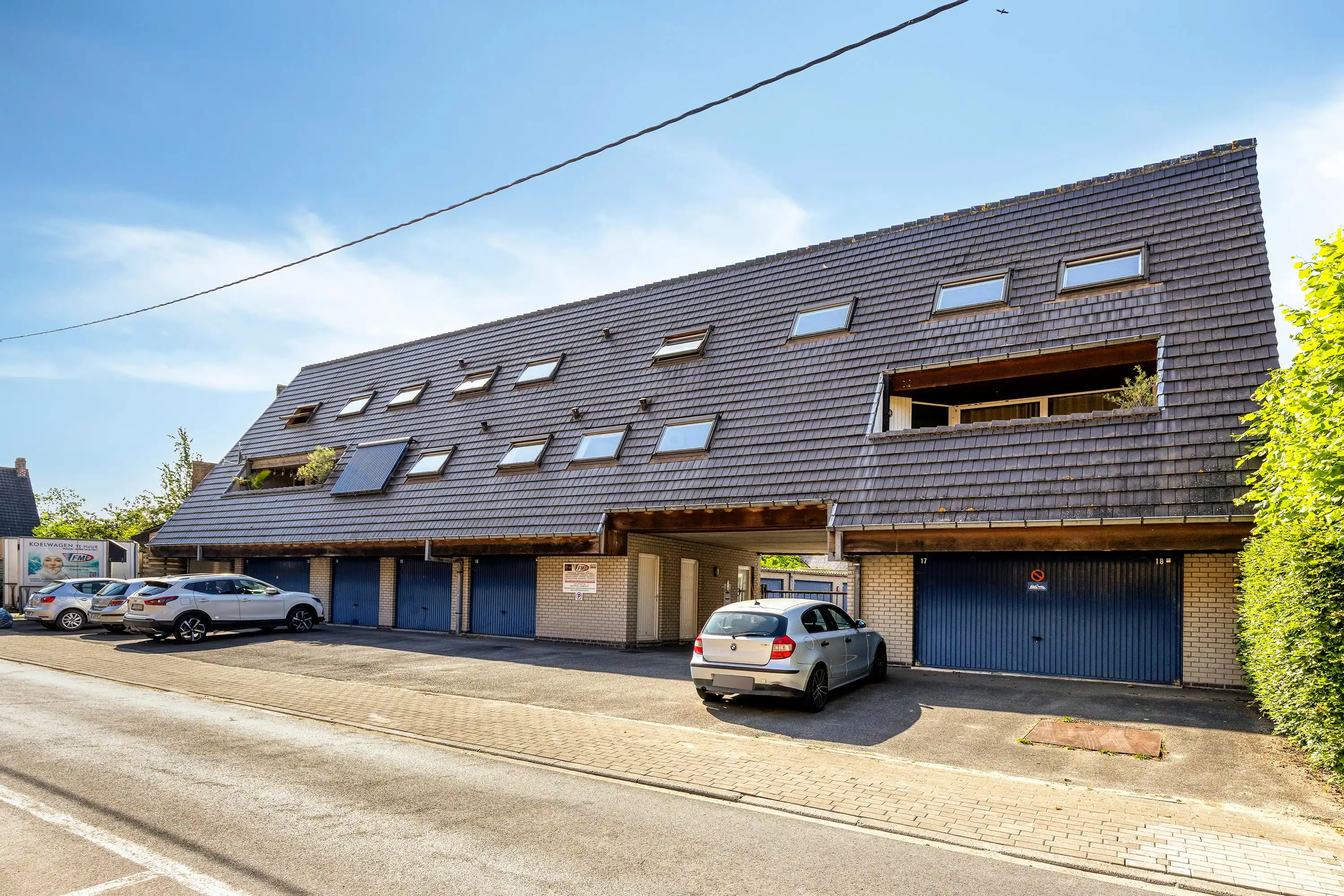 Dakappartement met grote garage te koop in Lichtervelde foto 3