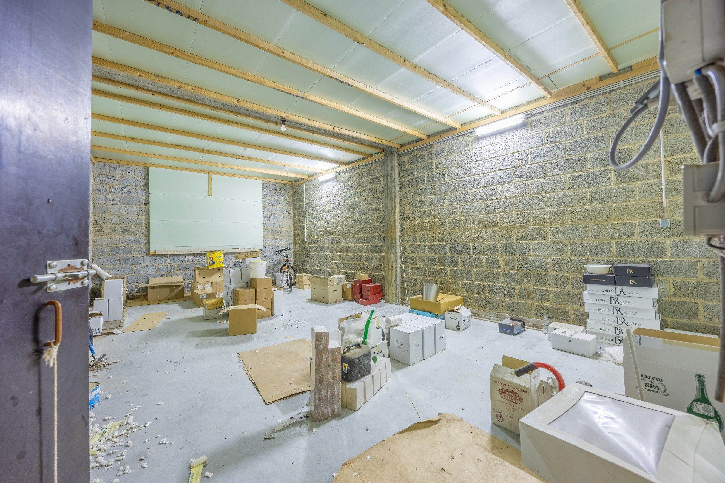 Ruime, karaktervolle woning met magazijn in hartje Kruishoutem foto 16