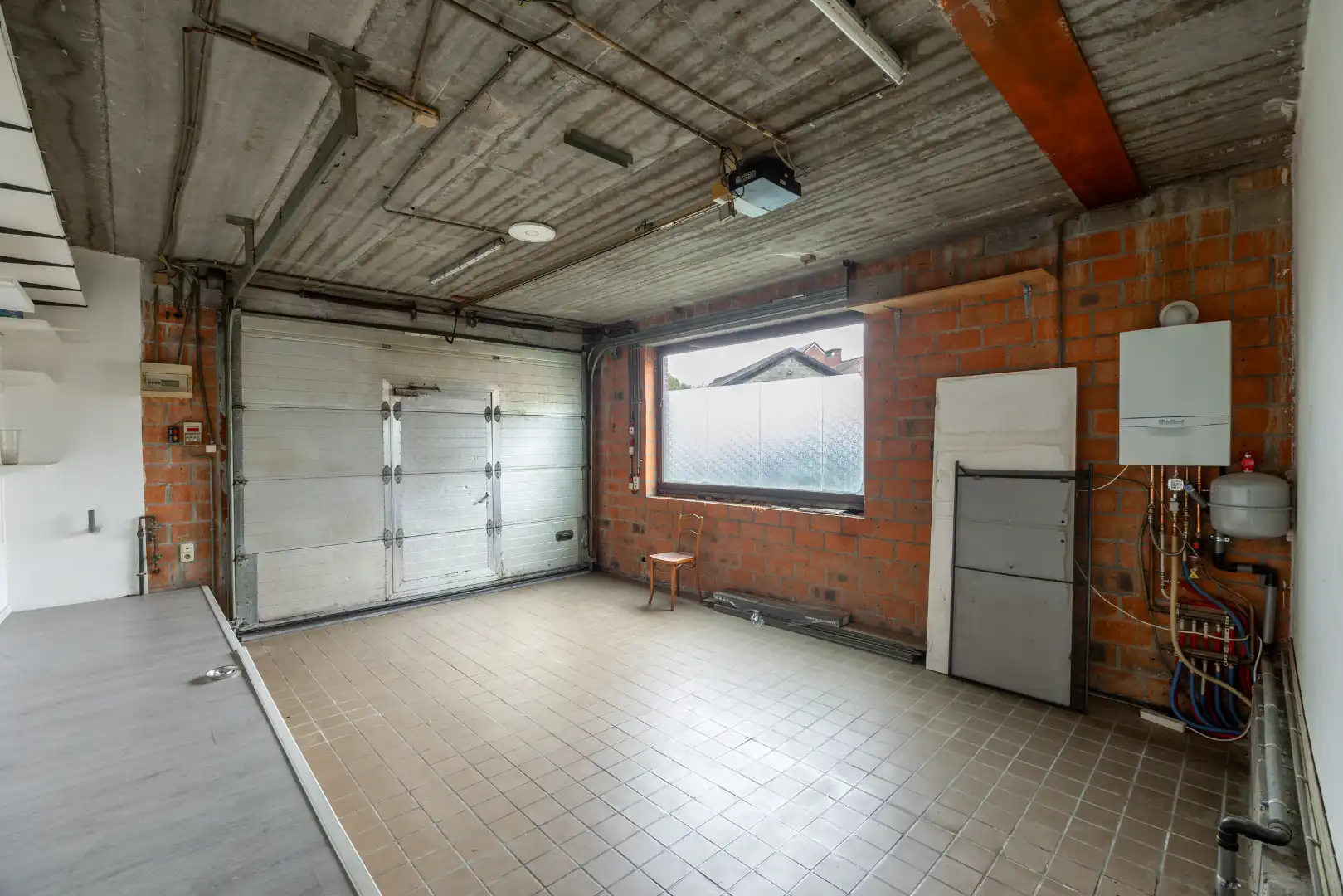Ruim gelijkvloers appartement te koop! foto 11