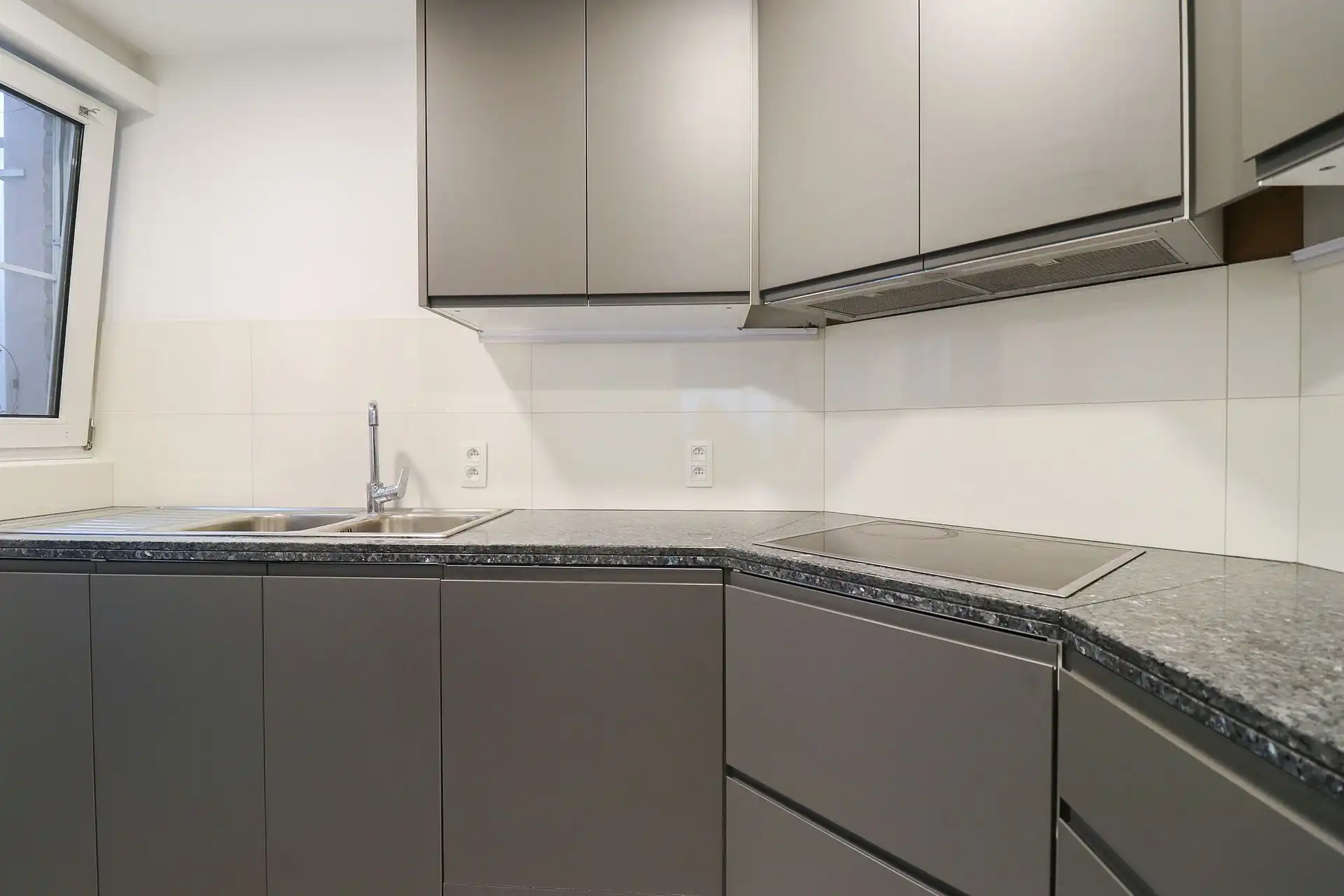 Lichtrijk appartement nabij Park Den Brandt! foto 6