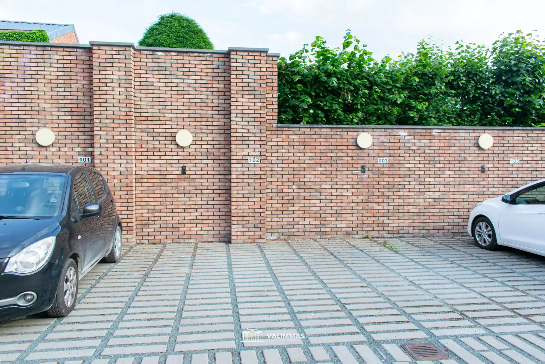 Gelijkvloers duplex-appartement met terras & autostandplaats foto 3