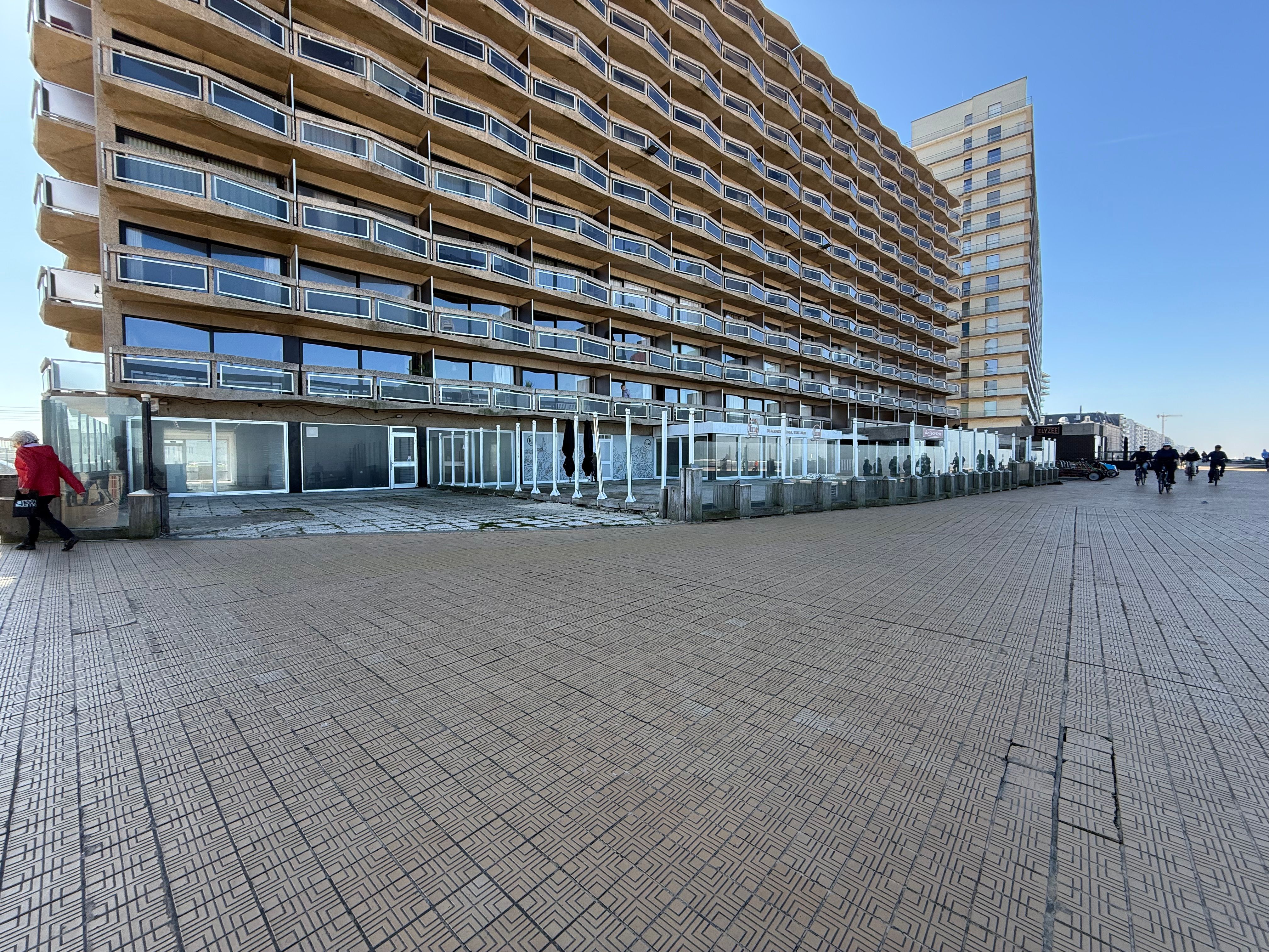 Handelsgelijkvloers op de zeedijk 385m² foto 2