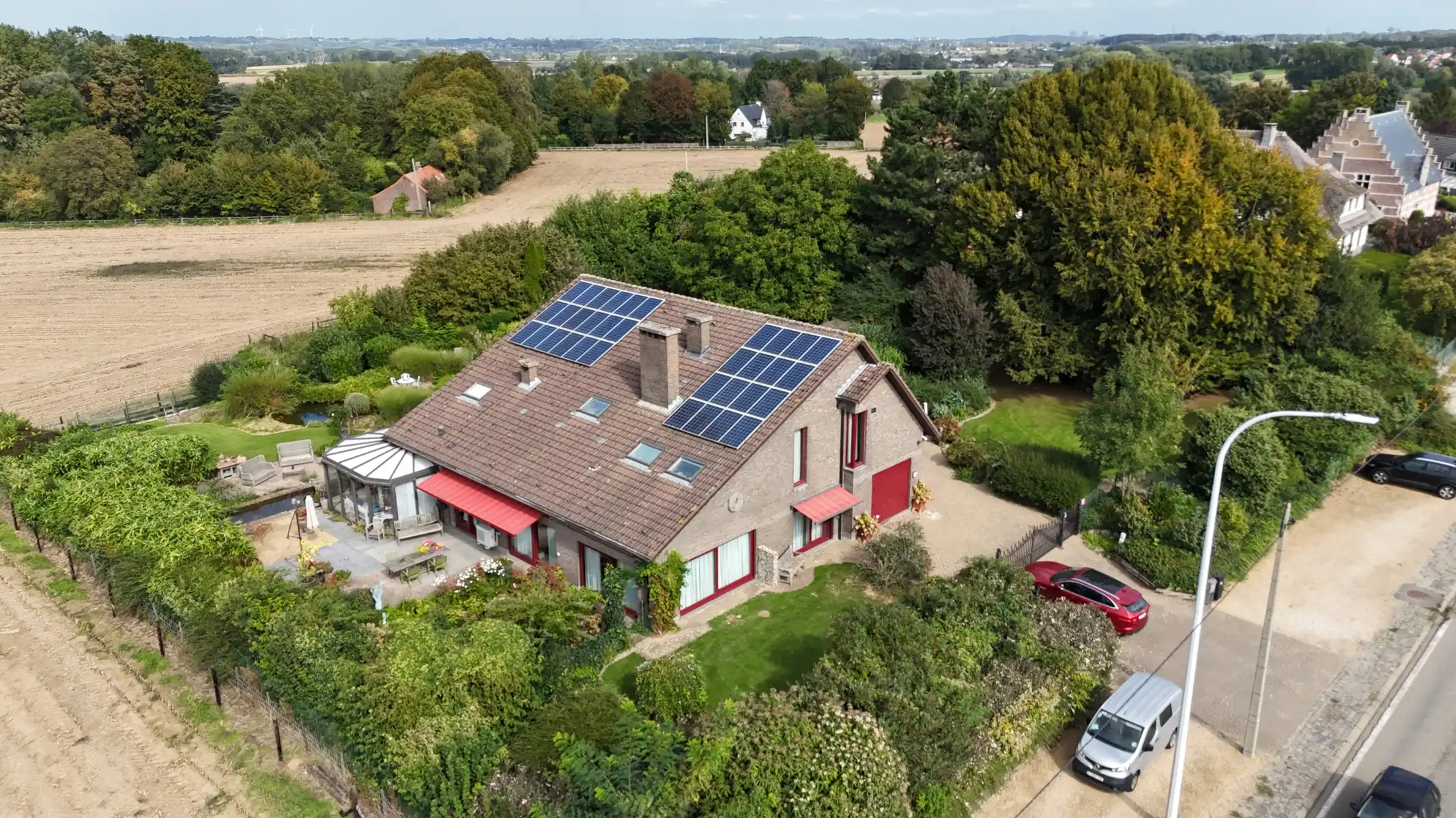 Ruime woning met groen verzicht - 8 kamers mogelijk! foto {{pictureIndex}}
