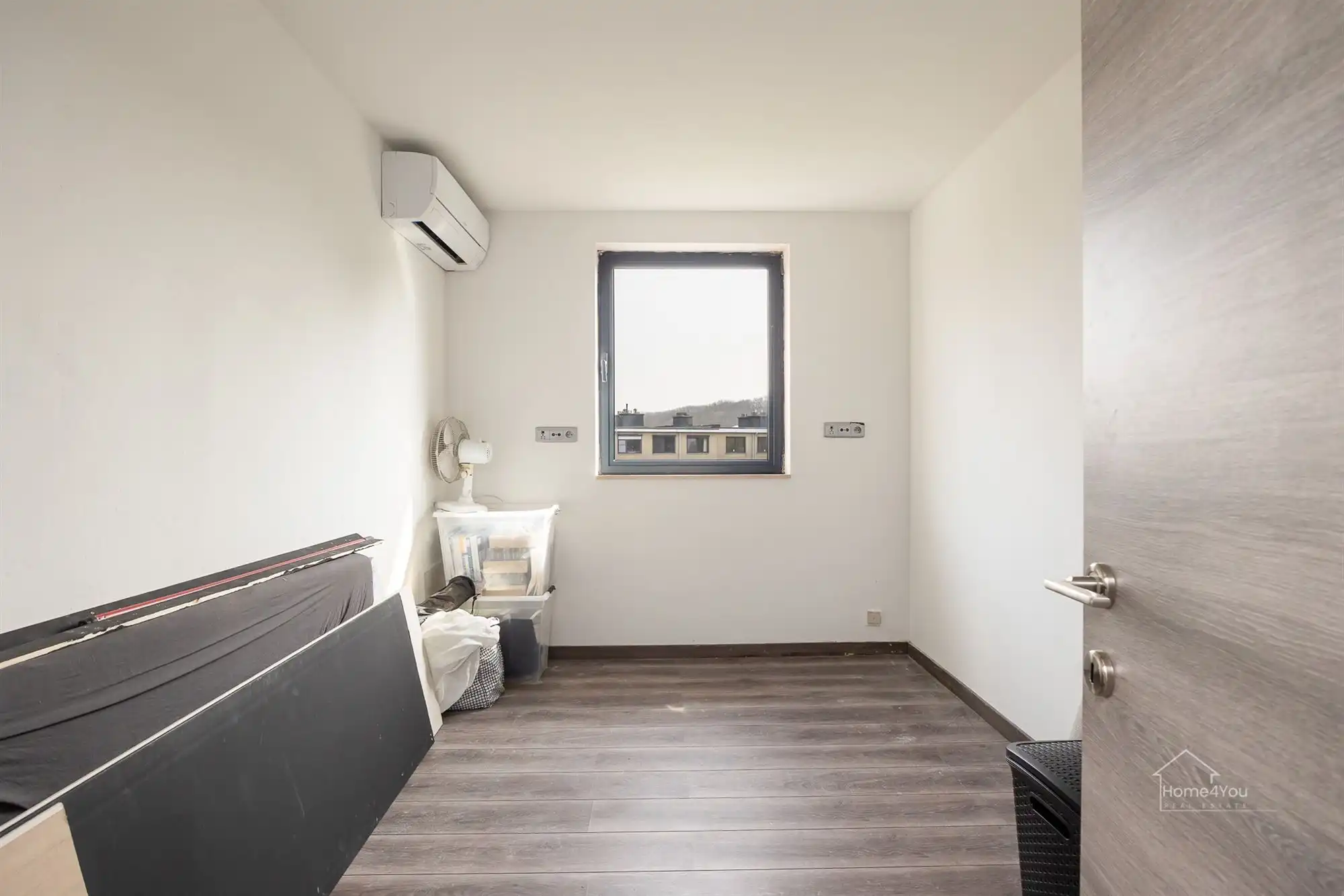 Gerenoveerd duplexappartement met privé-ingang en terras foto 14